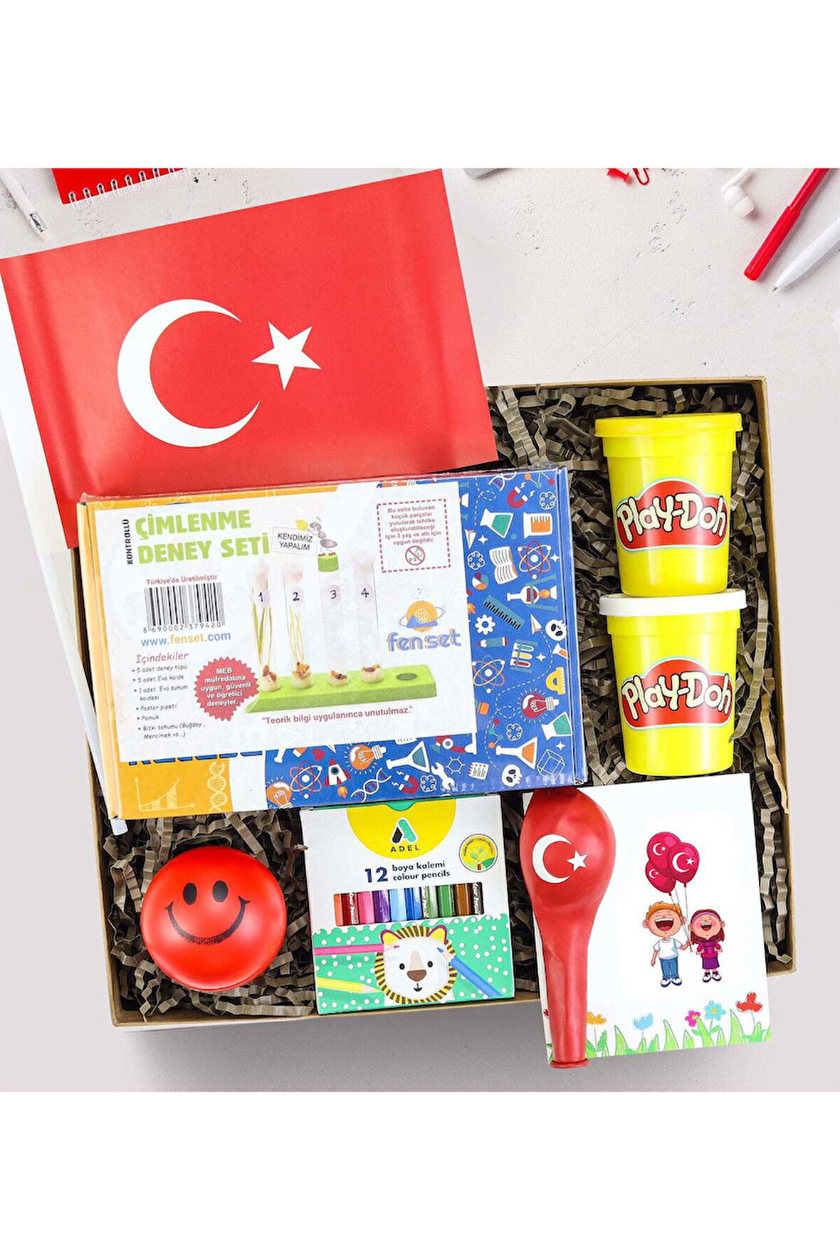 Fenset & Oyun Hamuru & Kuru Boya & Türk Bayrağı & Balon & Stres Topu Hediye Seti