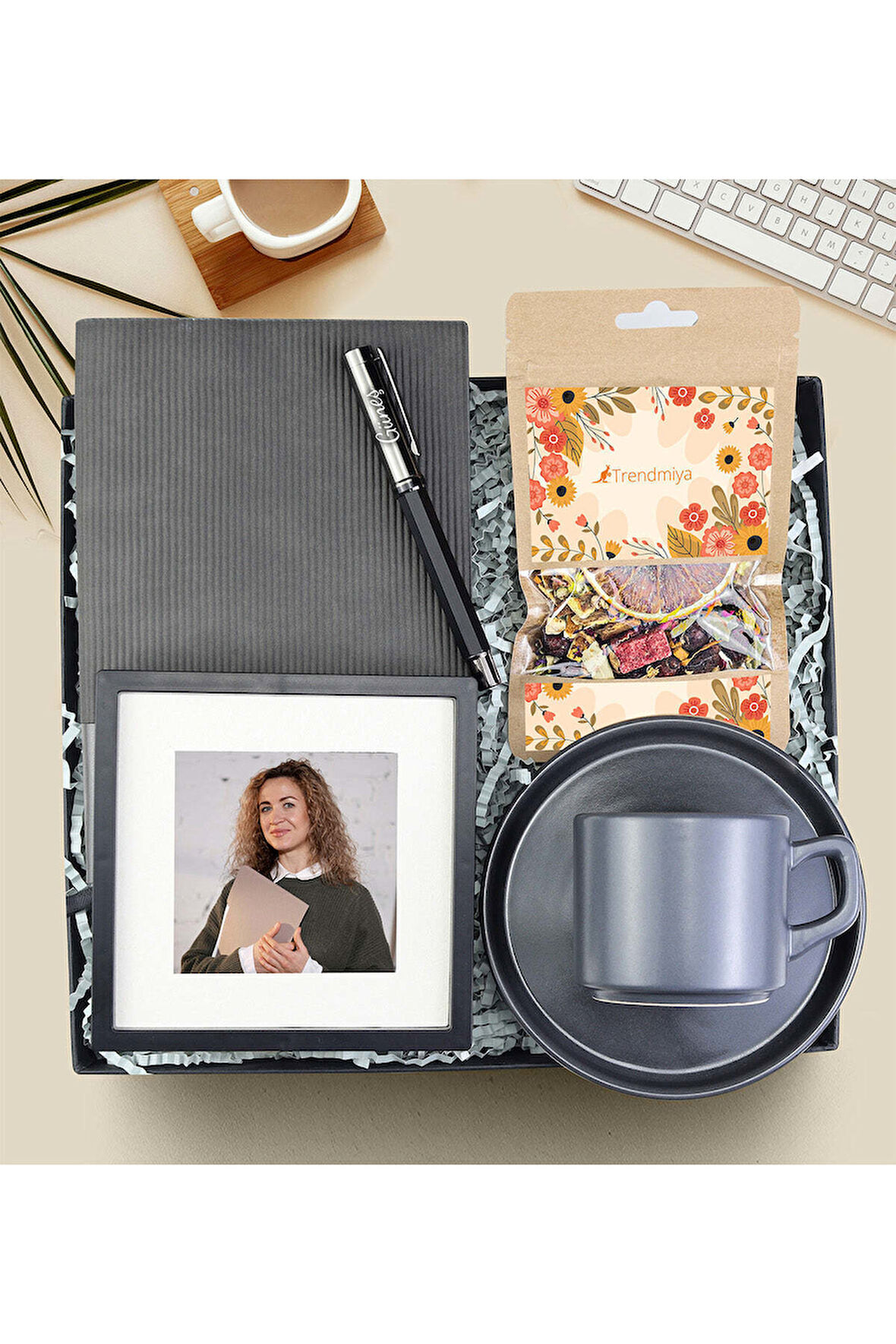 Defter & Kalem & Bitki Çayı & Çerçeve & Gri Double Fincan Hediye Seti