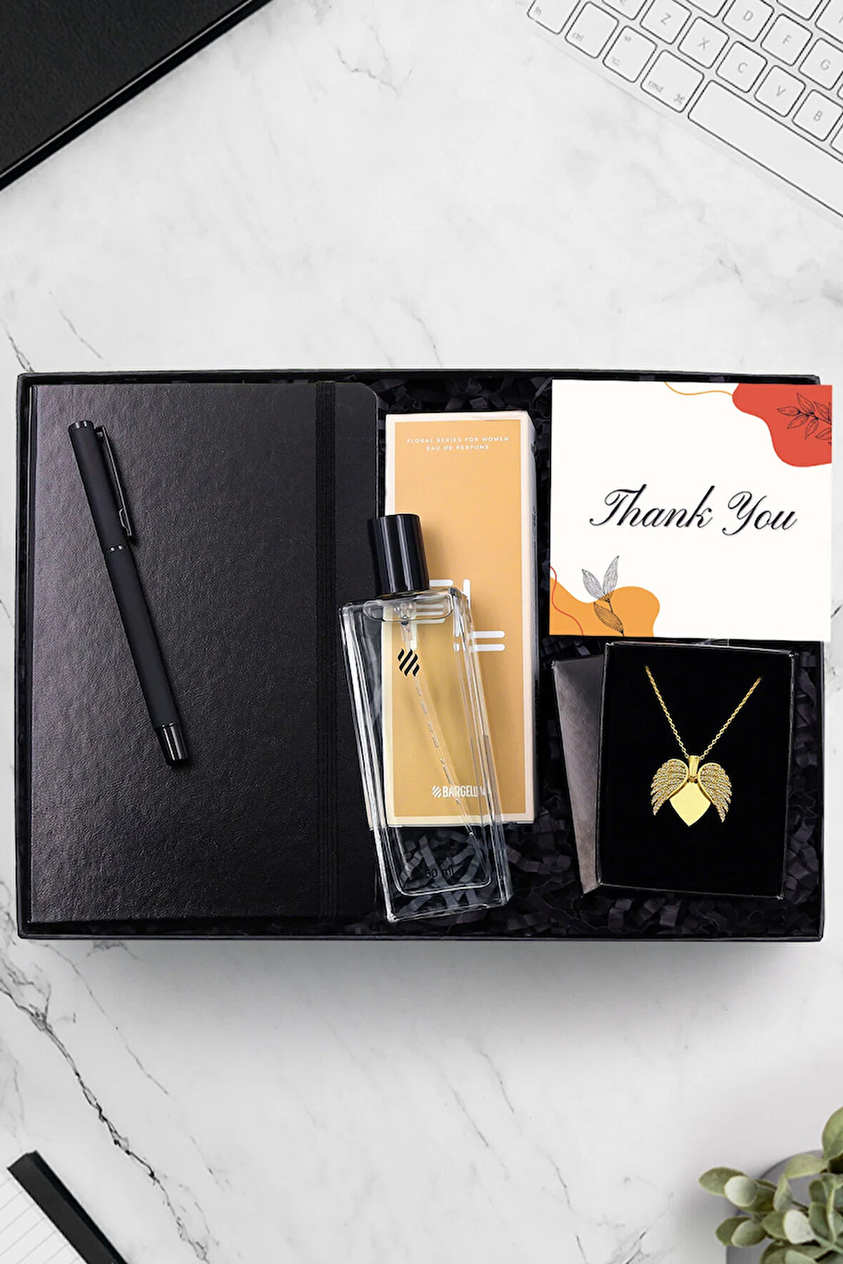Siyah Defter & Siyah Mat Kalem & Kadın Parfümü & Gold Renk Melek Kanatlı Kolye Hediye Seti