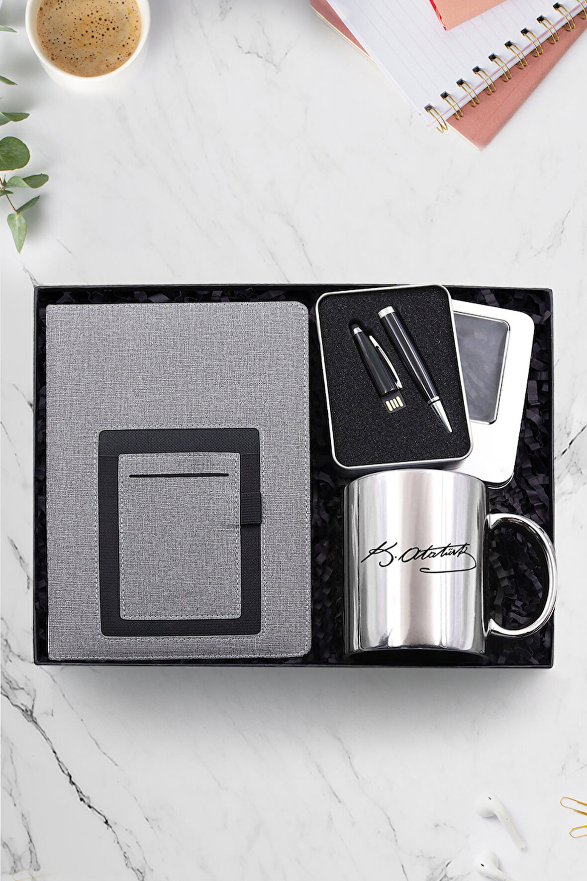 Telefon Cepli Gri Defter & 32 gb Usb Siyah Kalem & Atatürk İmzalı Gümüş Kupa Hediye Seti