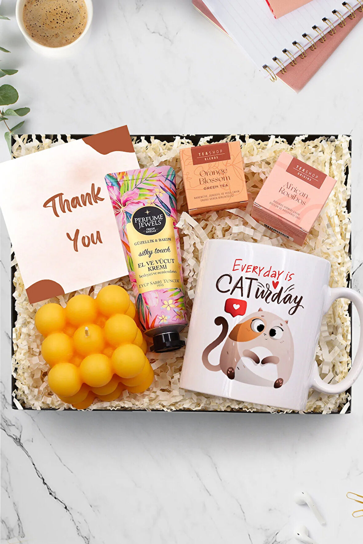 Kupa & Bubble Mum & Eyüp Sabri Tuncer El ve Vücut Kremi & Bitki Çayı Hediye Seti