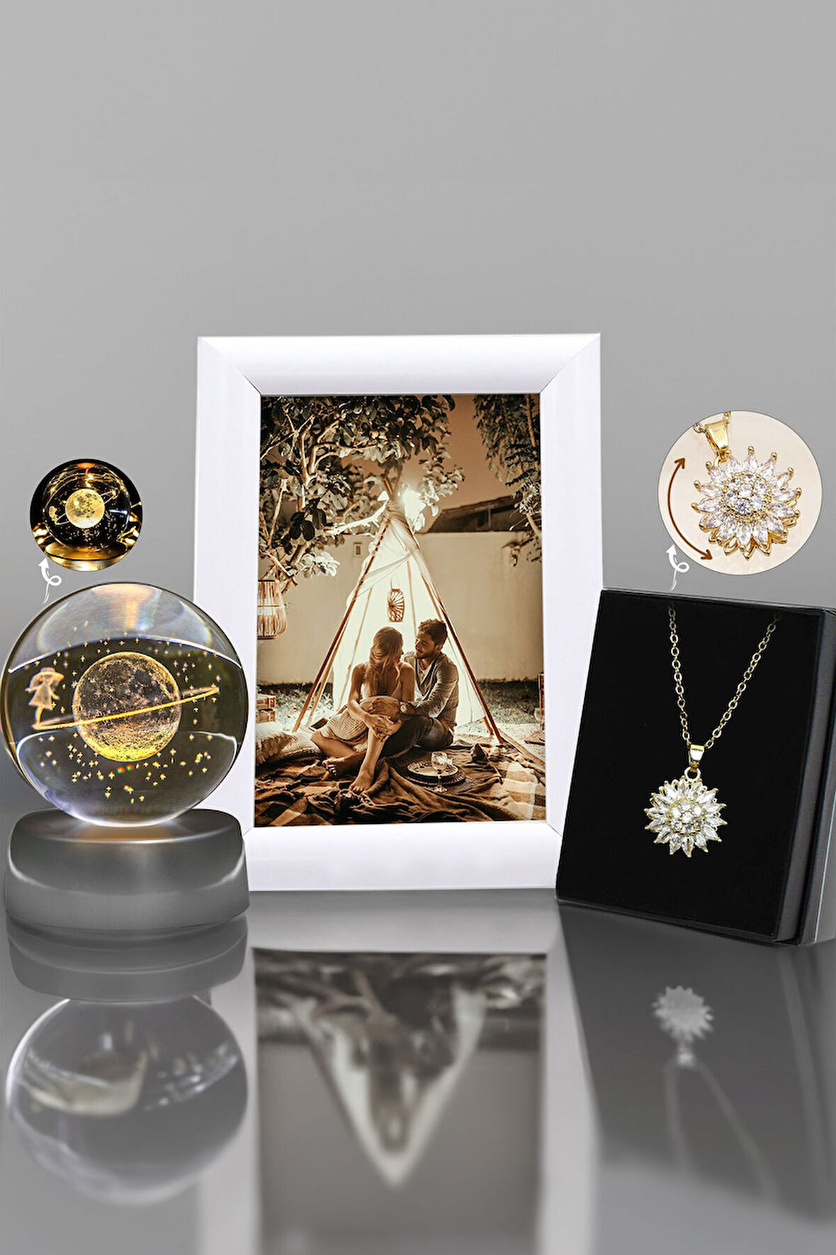 Beyaz Çerçeve & Dönen Uçlu Gold Renk Çiçek Kolye & Satürn Kız Işıklı Cam Küre Hediye Seti