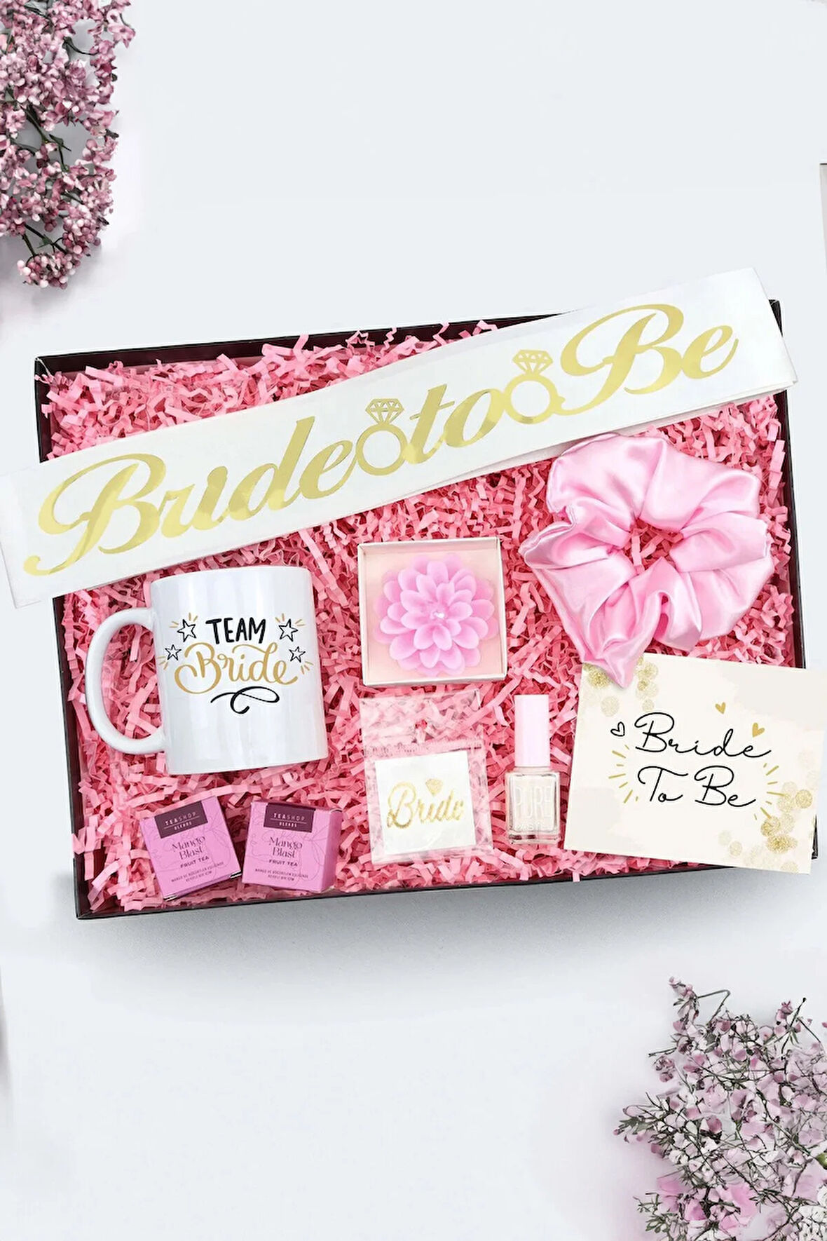 Kupa & Bride To Be Kuşak & Bitki Çayı & Oje & Saten Toka & Mum & Bride Geçici Dövme Hediye Seti