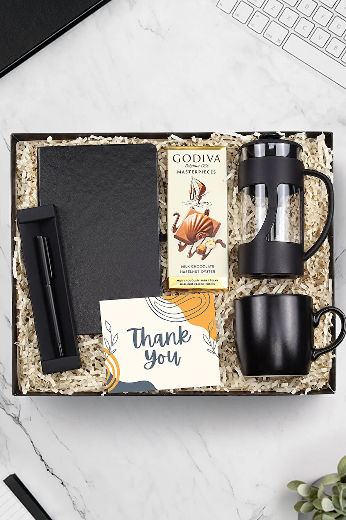 Siyah Defter & Siyah Roller Kalem & Godiva Çikolata & Siyah French Press & Siyah Kupa Hediye Seti