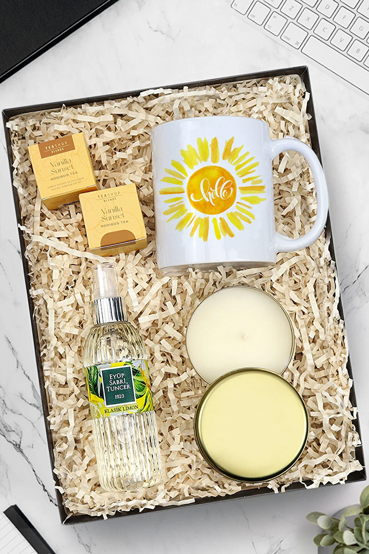 Kupa & Gold Metal Kutulu Mum & Eyüp Sabri Tuncer 150ml Sprey Kolonya & Bitki Çayı Hediye Seti