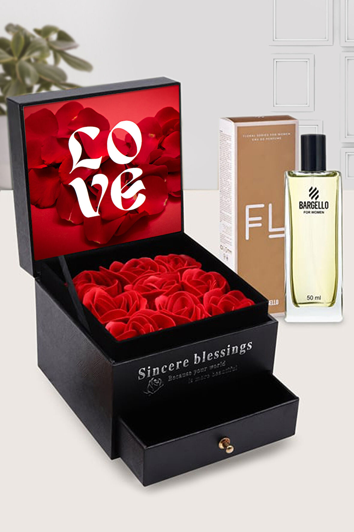 Çekmeceli Gül Kutusu & Bargello Kadın Parfümü Hediye Seti