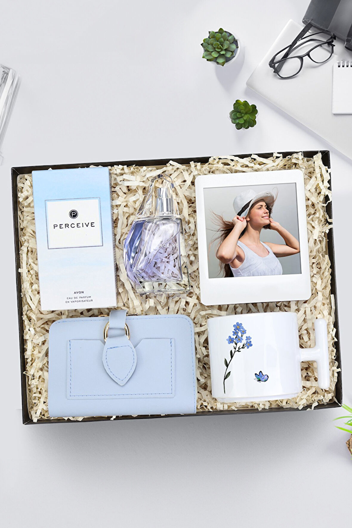 Perceive Kadın Parfüm & İnstagram Çerçeve & T Kupa & Yumuşak Deri Kartlık Cüzdan Kadına Hediye Seti
