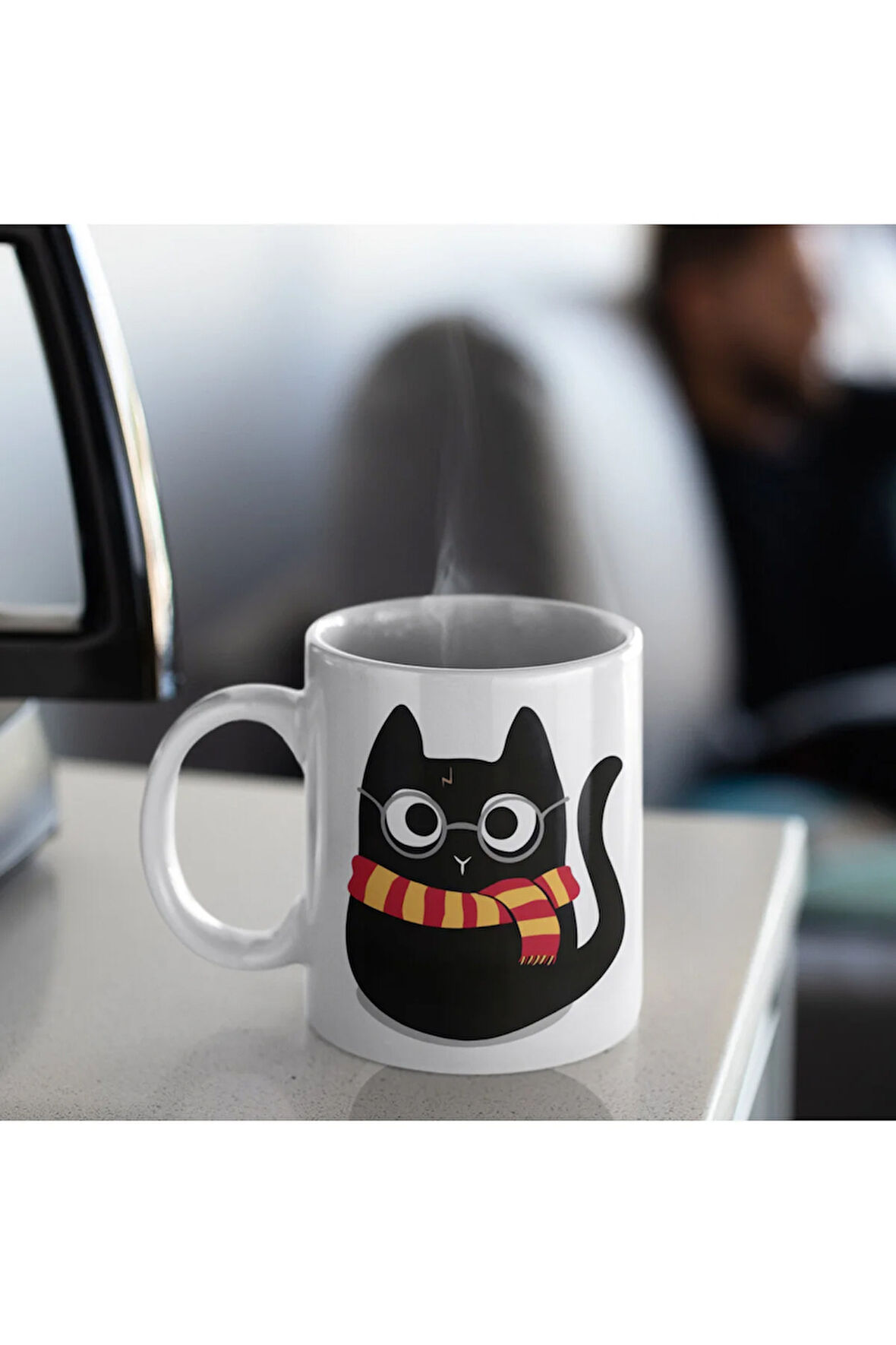 Siyah Kedili, Sempatik Kahve Kupası