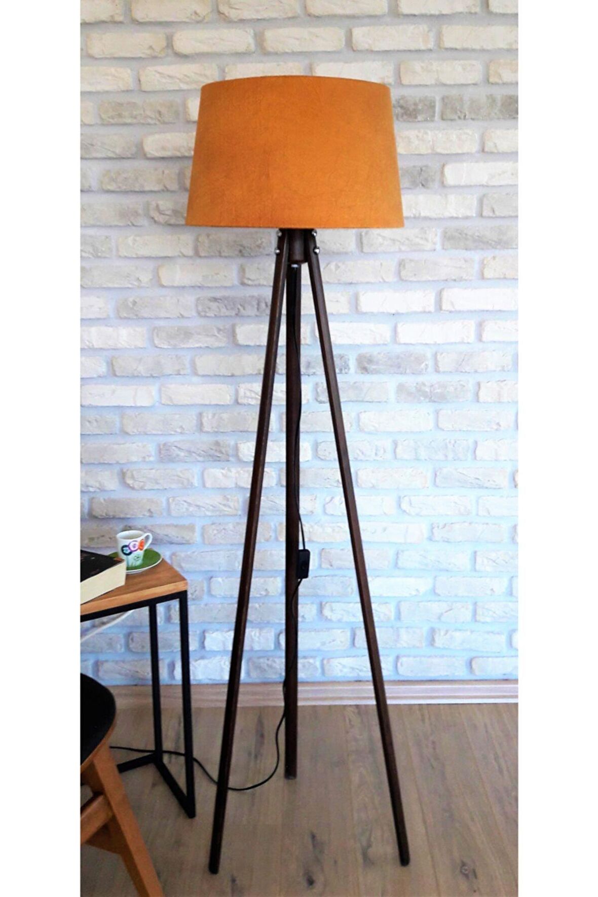 Antik Serisi 3 Ayaklı Lambader ( Hardal / Koyu Ceviz Masif Ayak)