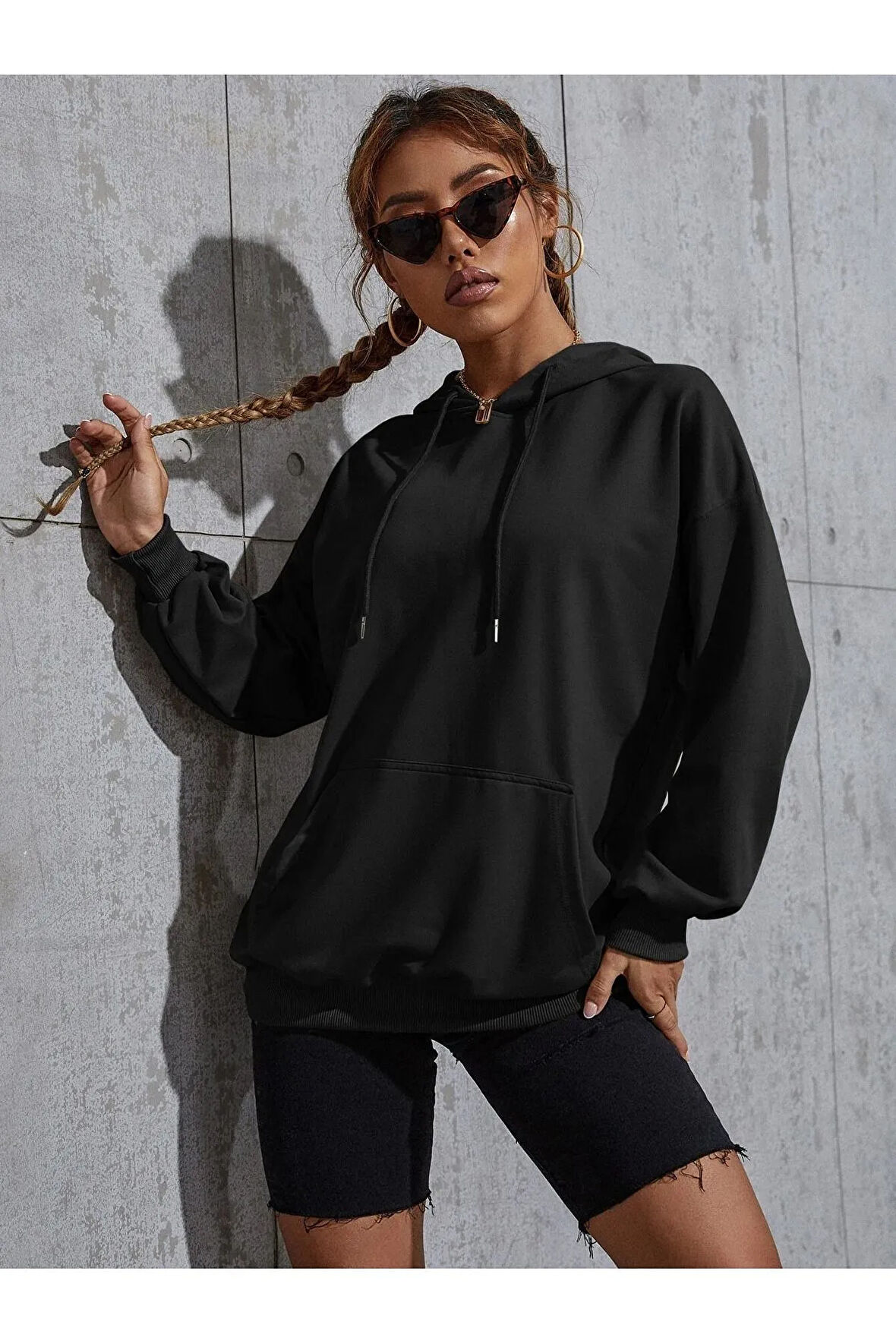 Kadın Siyah Oversize Kapüşonlu Sweatshirt
