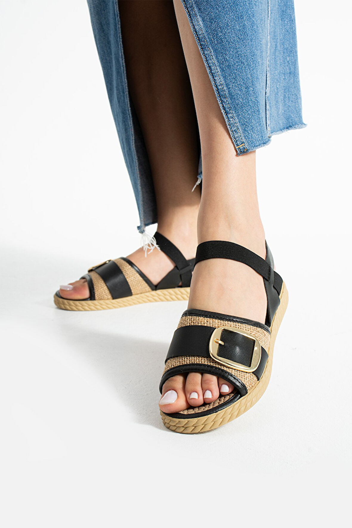 Kadın Günlük Tokalı Lastikli Yazlık Sandalet TS1187