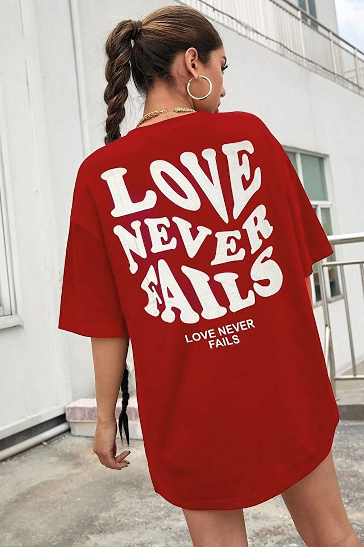 Unisex Love Never Fails Baskılı T-shirt