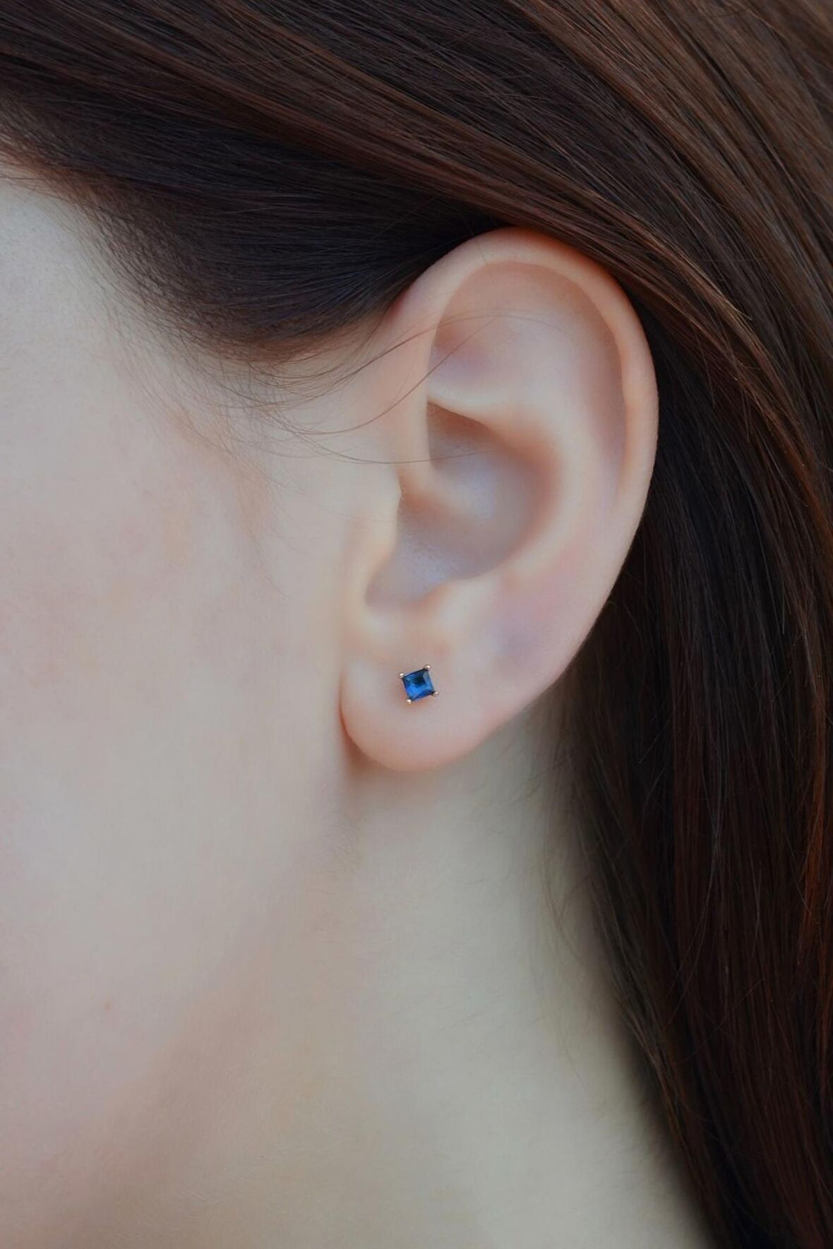 Lacivert Taşlı Zirkon Tektaş Küpe 3 mm