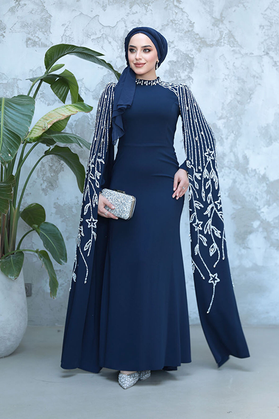 Kolları Pelerinli Lacivert Tesettür Abiye Elbise 51681L