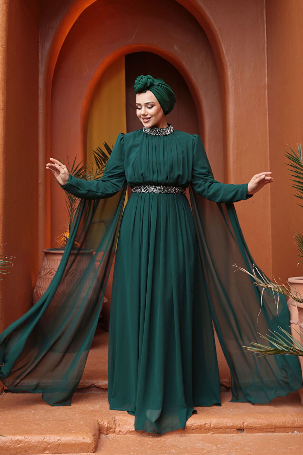 Omuzları Pelerinli Yeşil Tesettür Abiye Elbise 25911Y