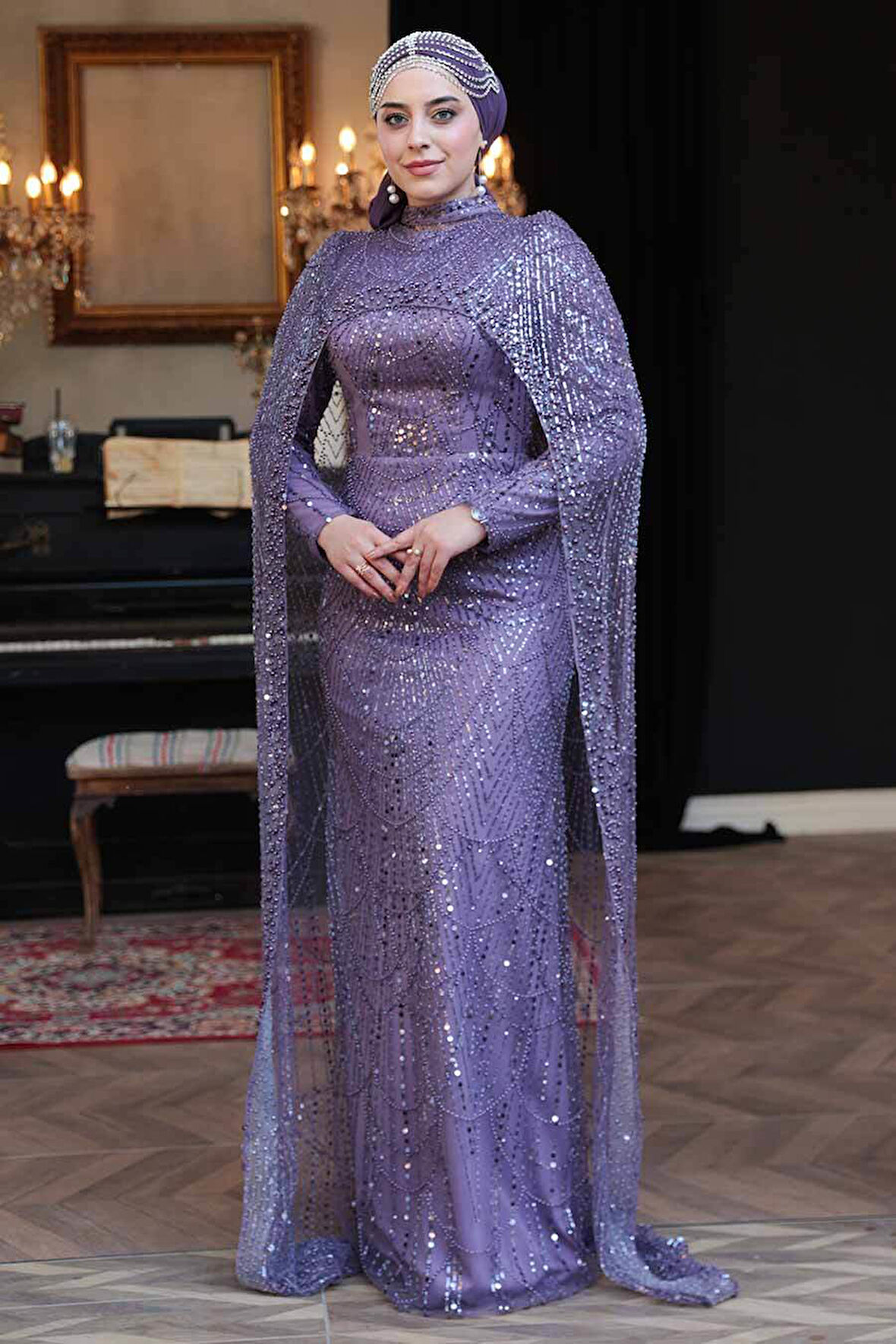 Pelerin Detaylı Boncuk İşlemeli Lila Tesettür Abiye Elbise 51841LILA