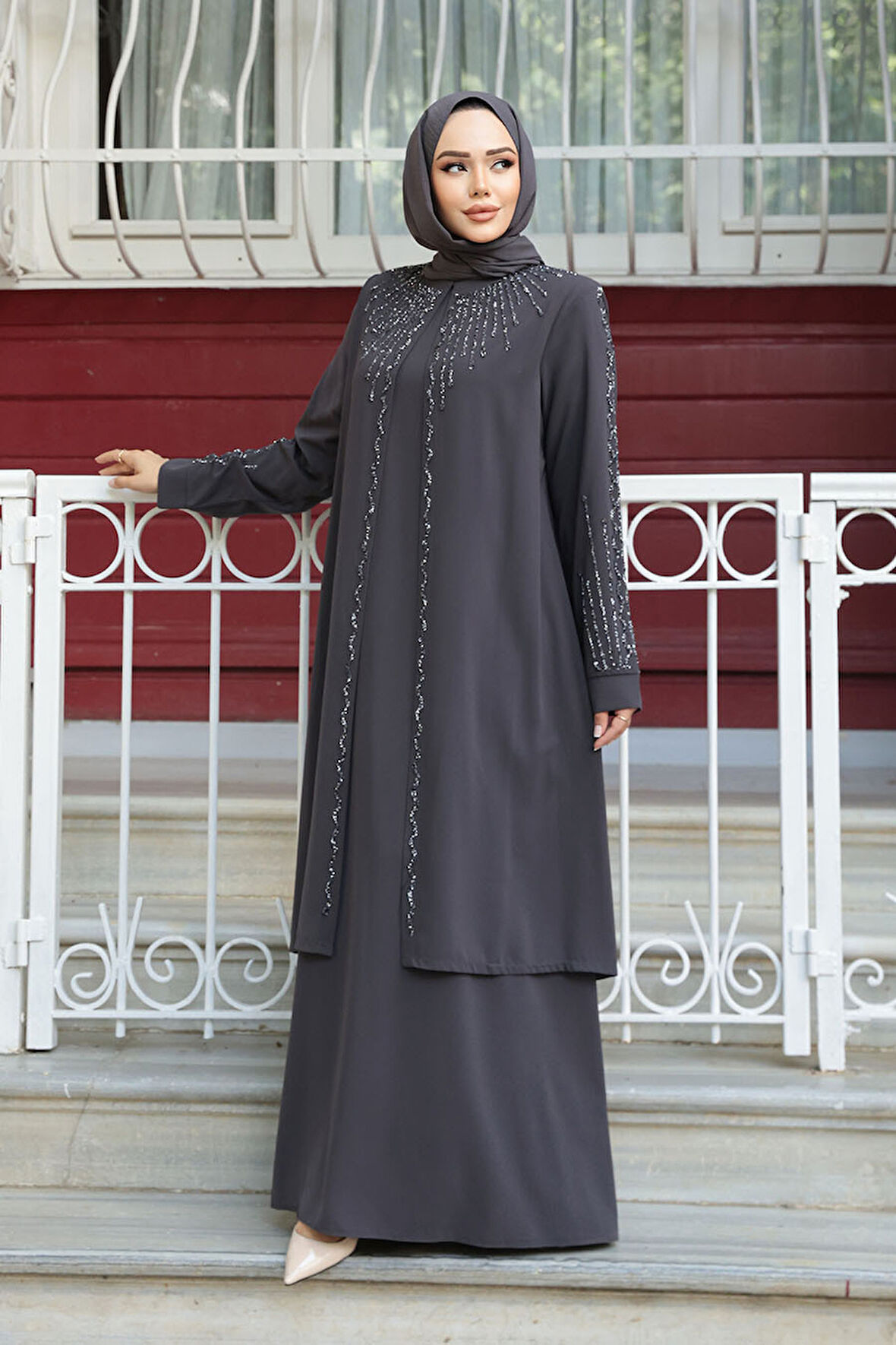 Boncuk İşlemeli Füme Tesettür Abaya 29131FU