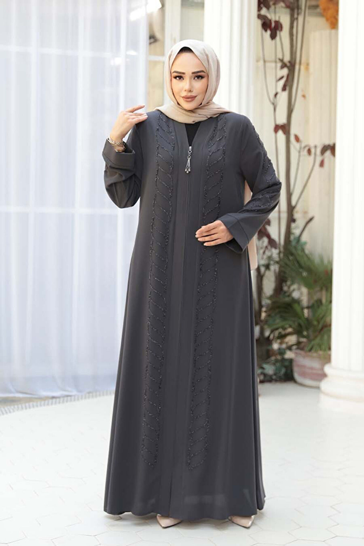 Boncuk İşlemeli Füme Tesettür Ferace 29122FU