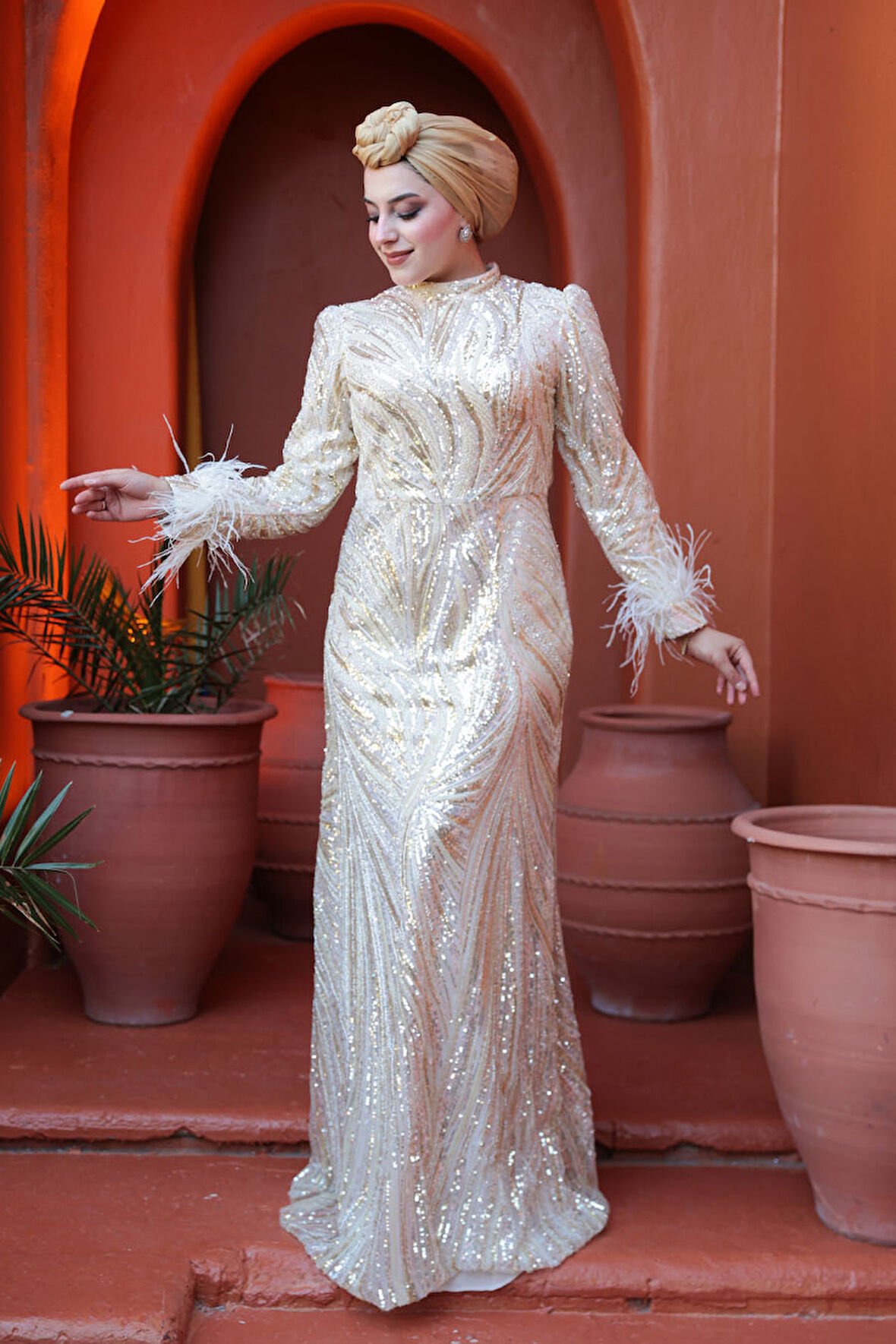  Boncuk İşlemeli Bej Tesettür Abiye Elbise 52712BEJ