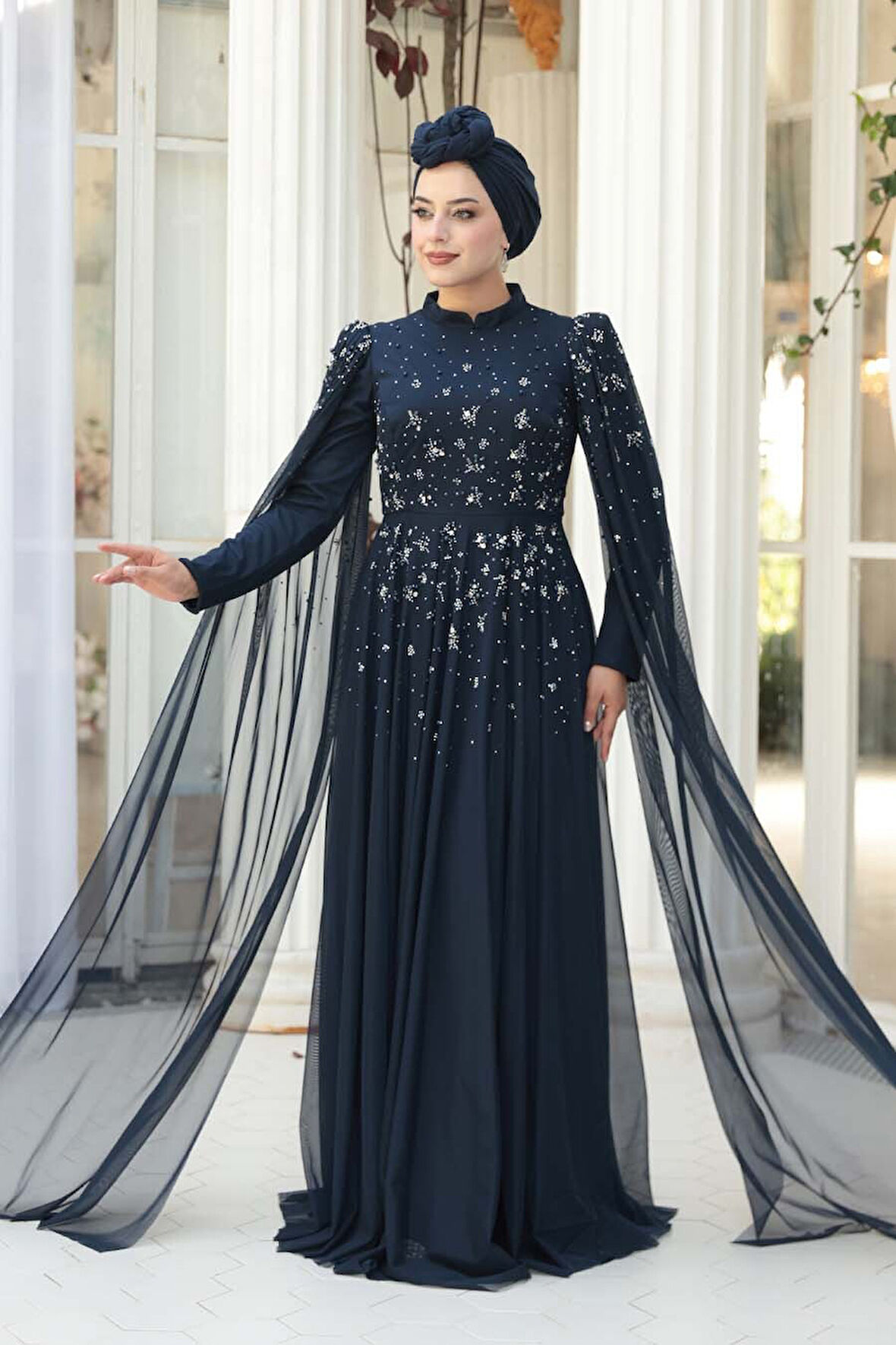 Boncuk Detaylı Pelerinli Lacivert Tesettür Abiye Elbise 53141L