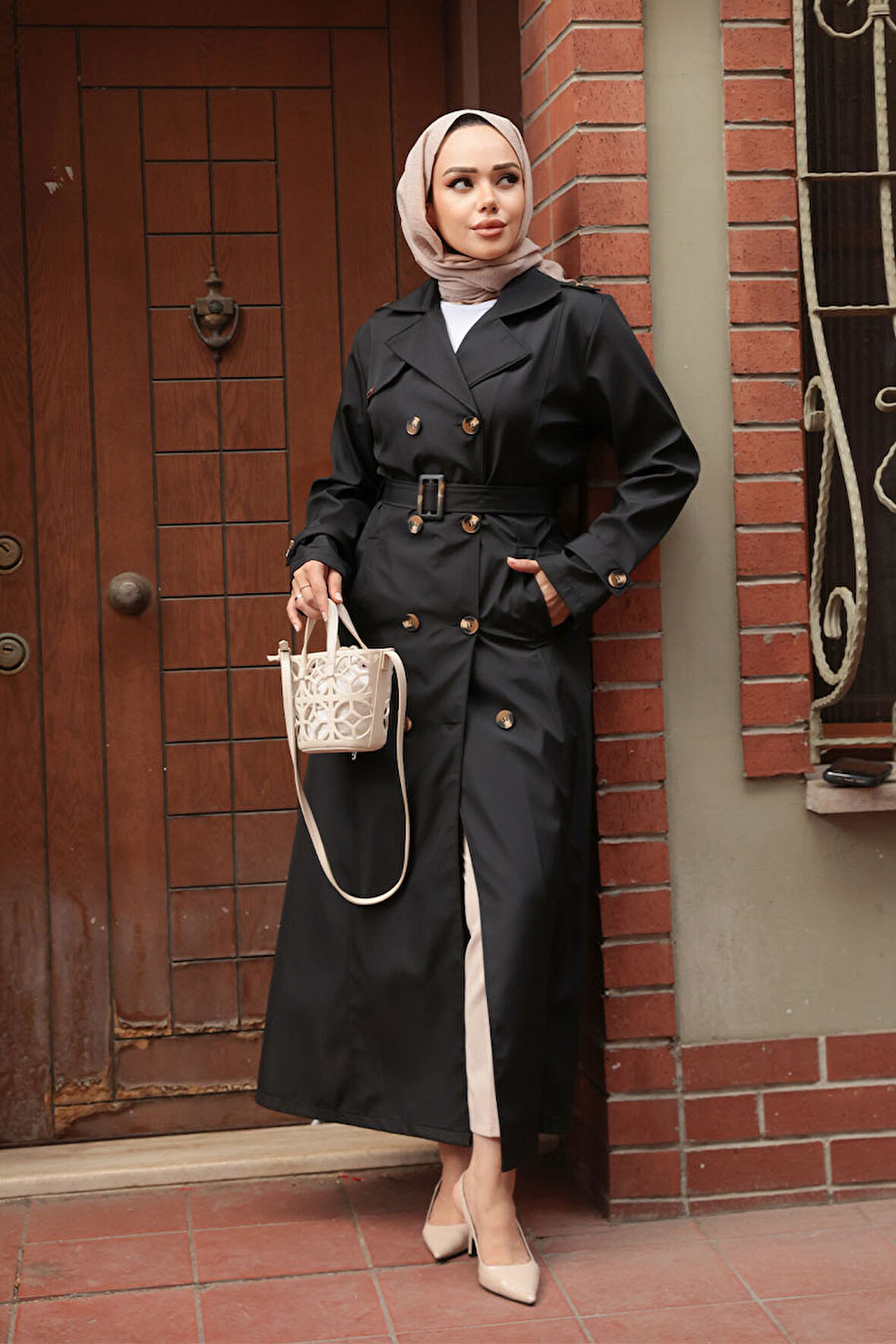 Düğmeli Siyah Tesettür Trençkot 7261S