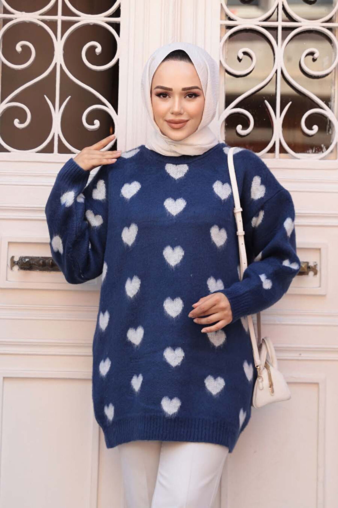 Kalp Desenli Lacivert Tesettür Triko Kazak Tunik 8688L