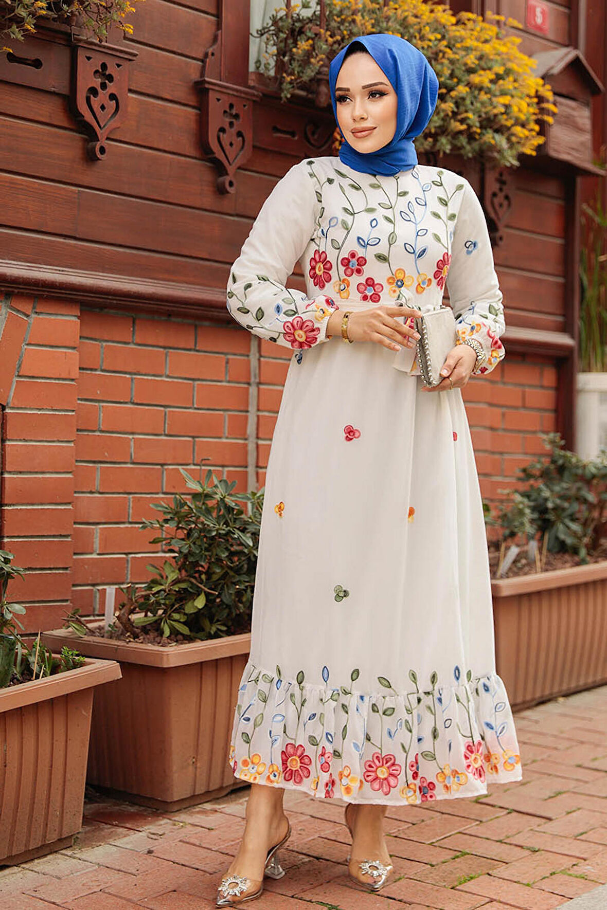 Çiçek Desenli Beyaz Tesettür Elbise 23232B