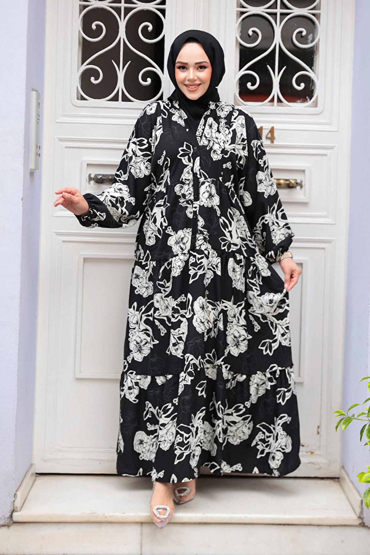 Çiçek Desenli Siyah Viskon Tesettür Elbise 23588S