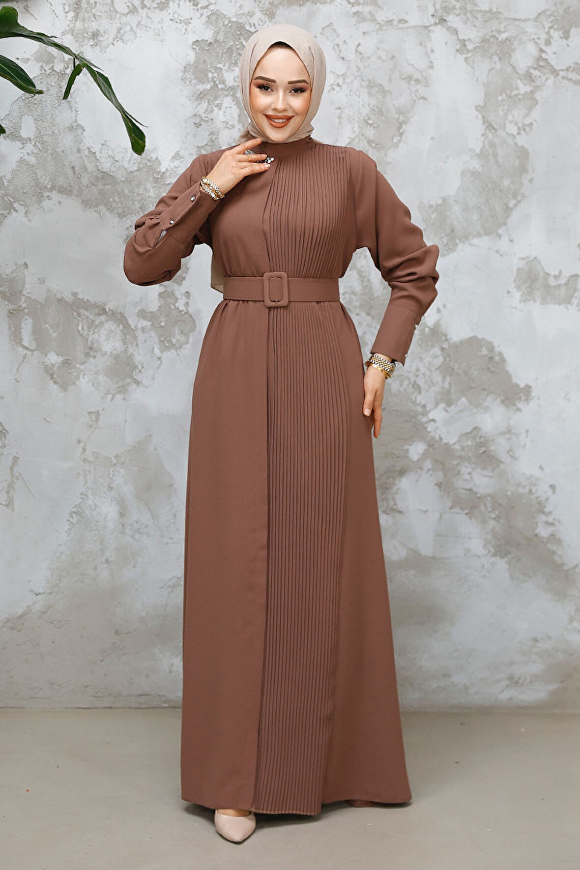 Tokalı Kemerli Koyu Vizon Tesettür Elbise 65879KV