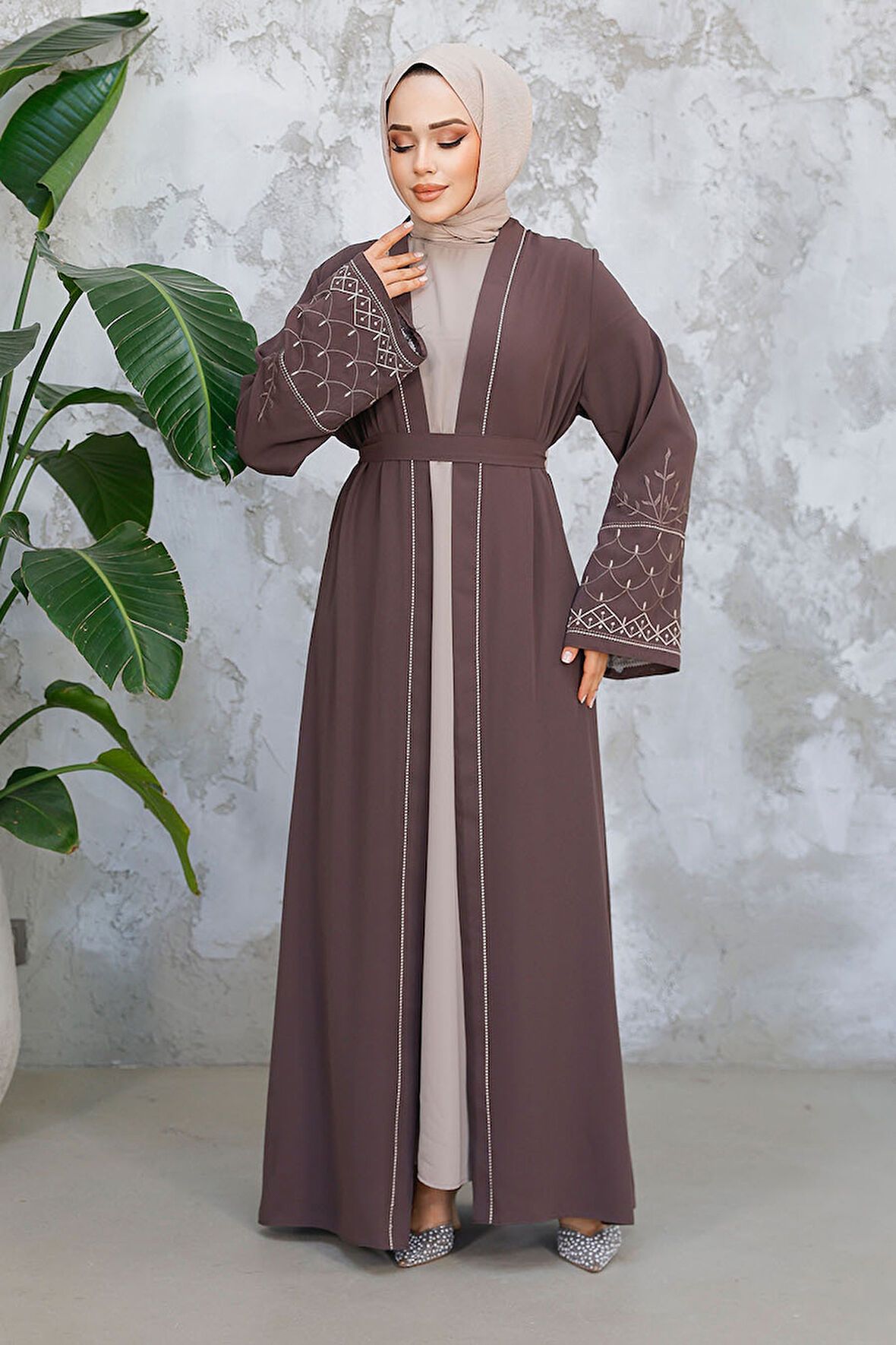 Nakış Desenli Kahverengi Tesettür Abaya Takım 29126KH