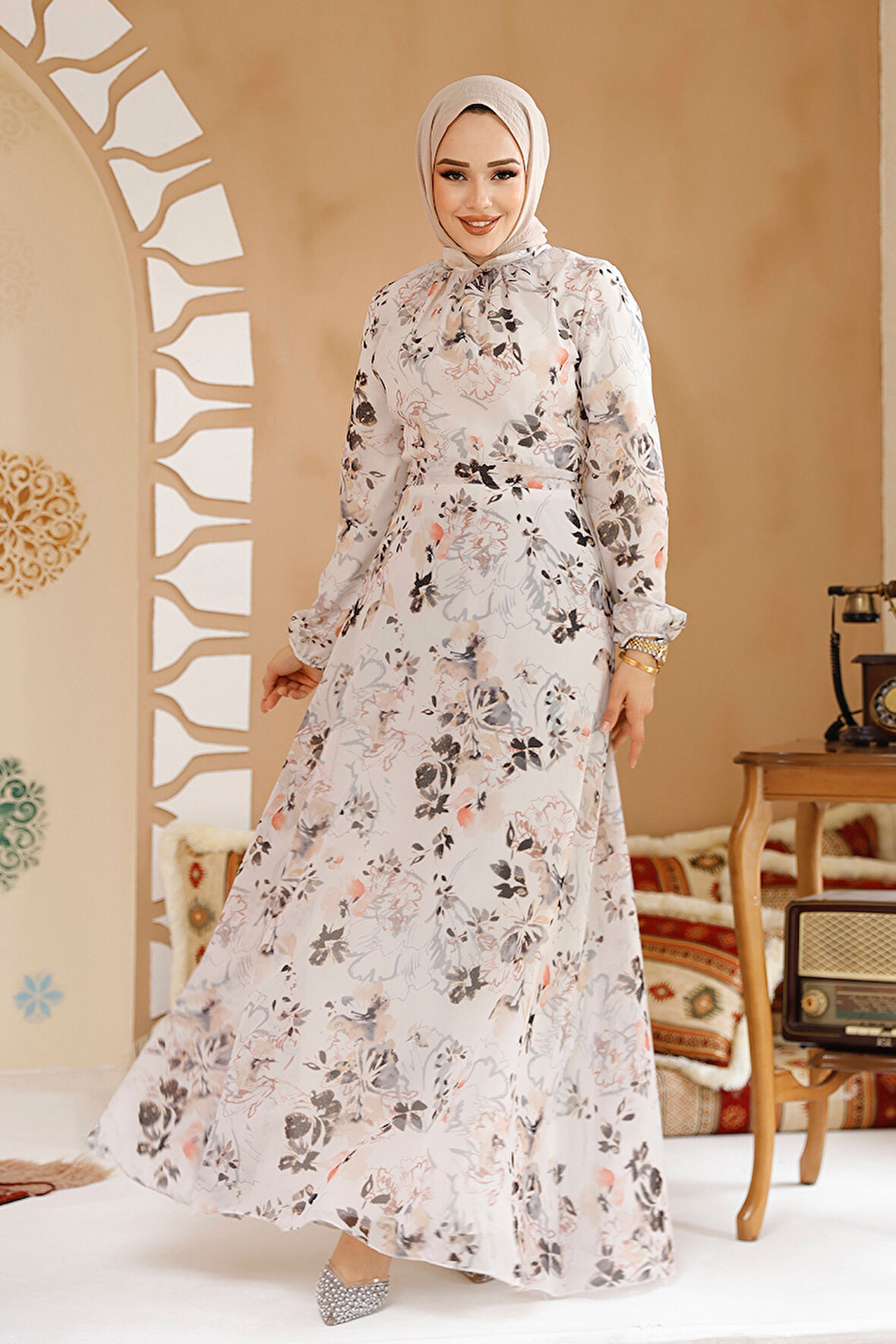 Çiçek Desenli Bej Tesettür Elbise 27981BEJ