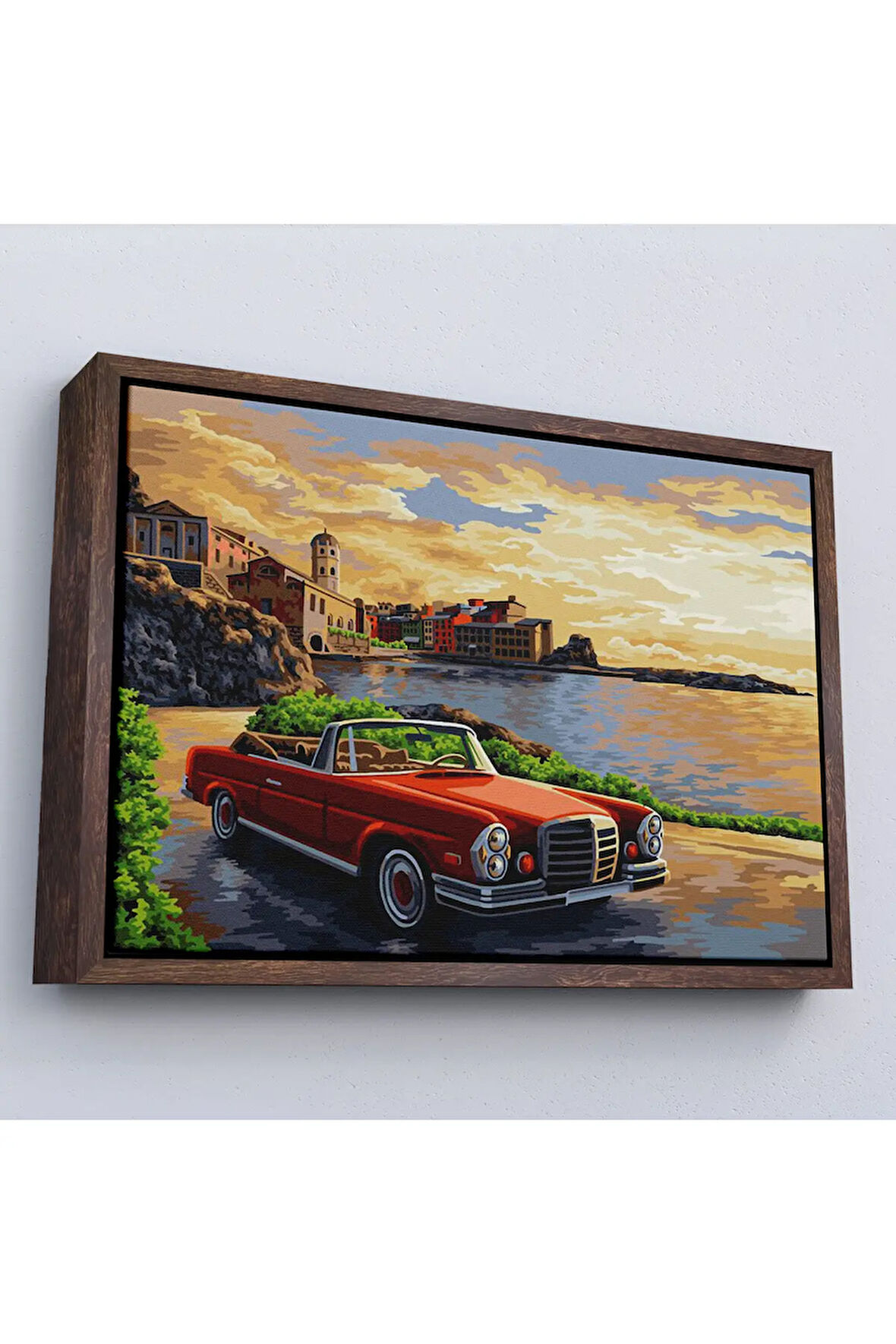 Ahşap Çerçeveli Sahildeki Kırmızı Klasik Otomobil Tablosu-7201