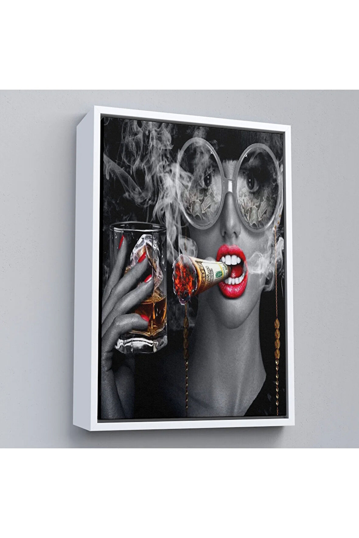 Ahşap Çerçeveli Dolar İle Gözlüklü Sigara İçen Kadın Tablosu-7797