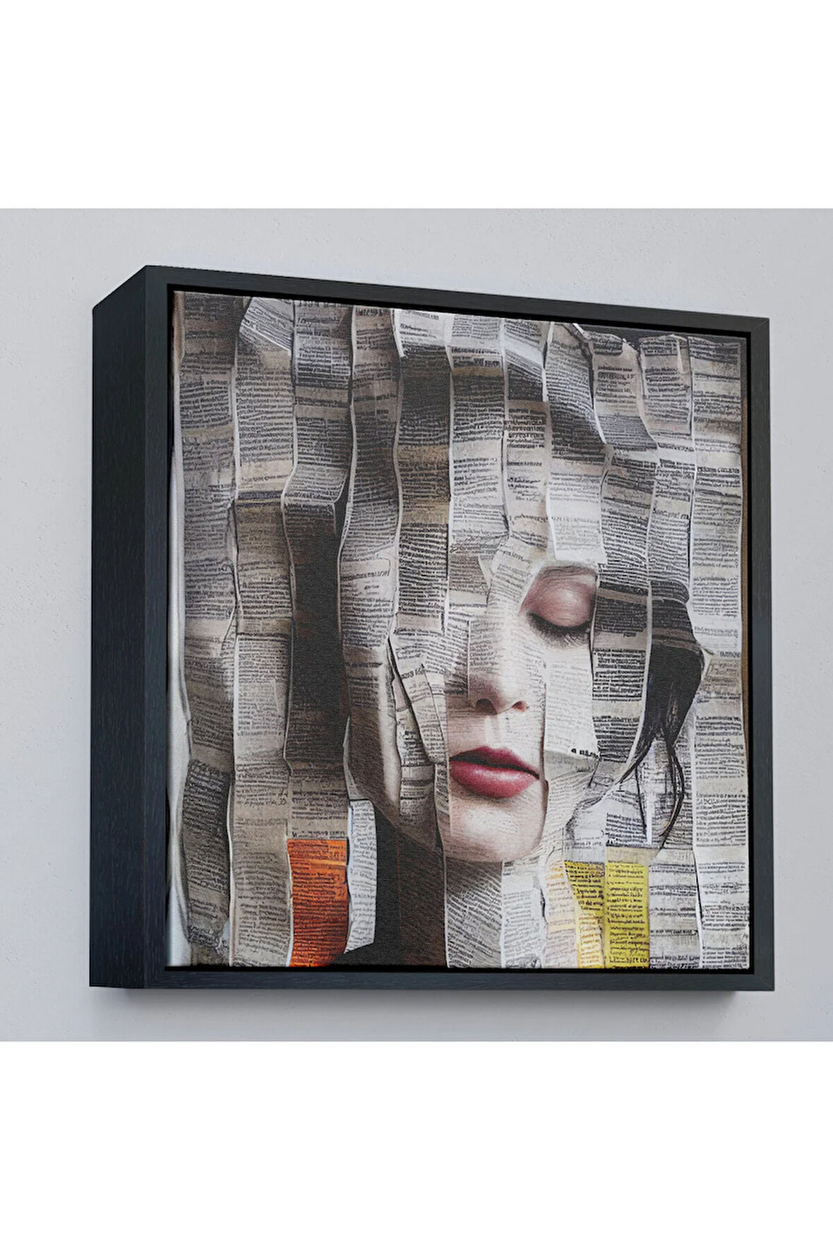 Ahşap Çerçeveli Gazete Ve Dergilerden Kadın Tablosu-8365