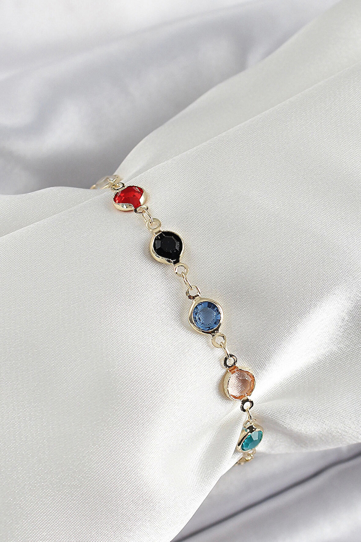 Pirinç Asorti Model Gold Renk Zirkon Taşlı Kadın Bileklik