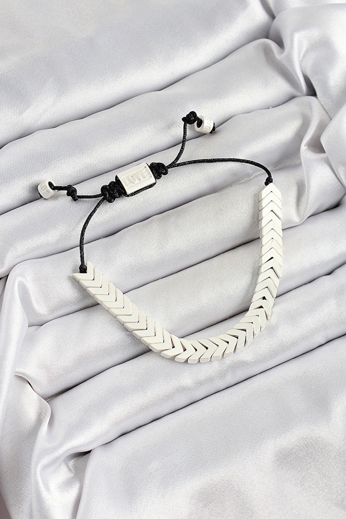 Pirinç Asansörlü Beyaz Juju Kadın Bileklik