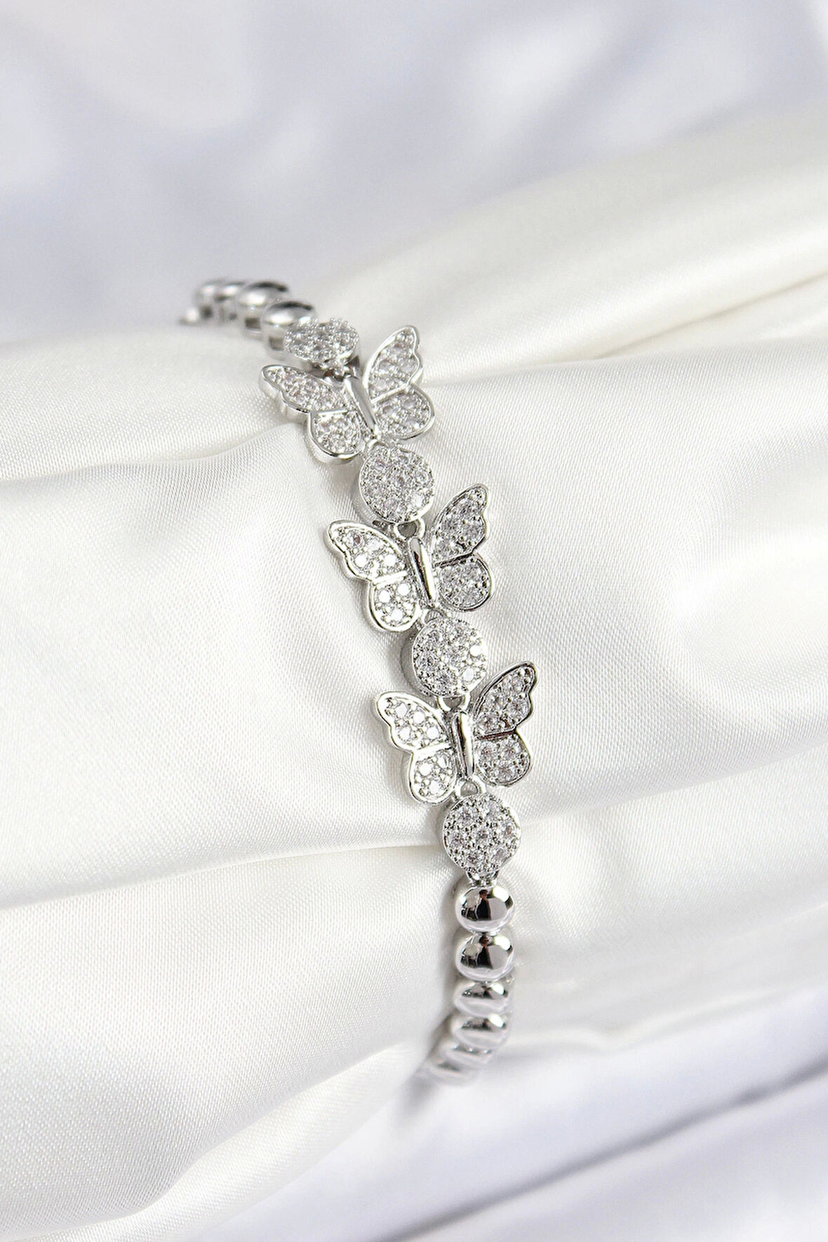 Pirinç Zirkon Taşlı Kelebek Model Gümüş Renk Kadın Bileklik