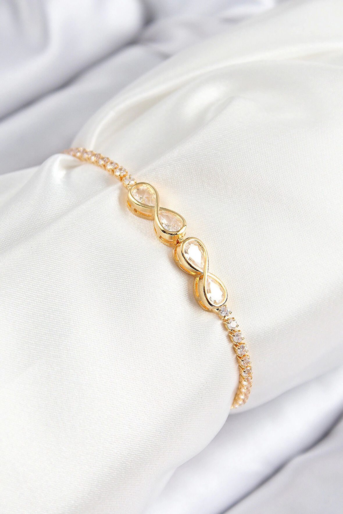 Pirinç Zirkon Taşlı Sonsuzluk Model Gold Renk Asansörlü Kadın Bileklik