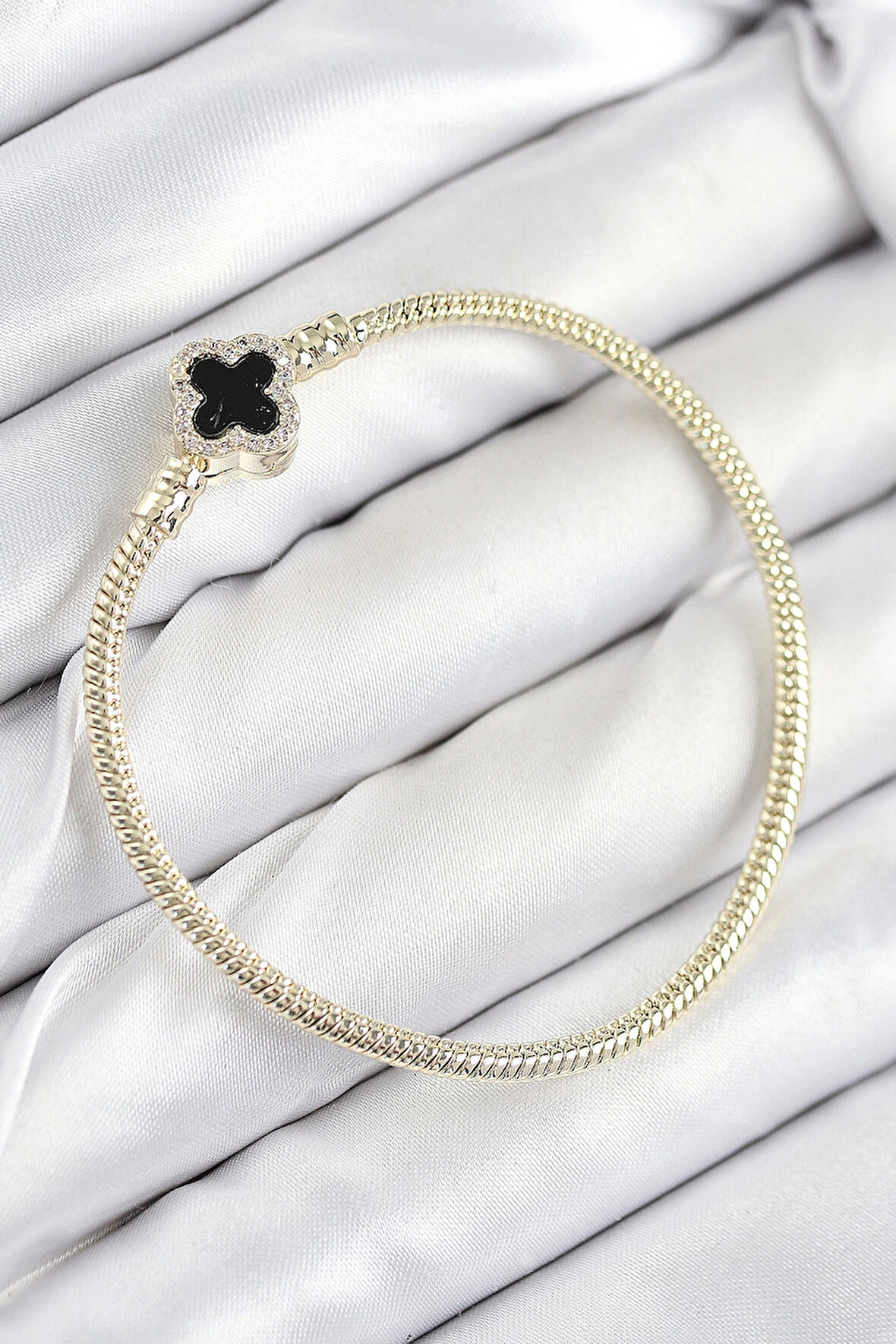 Pirinç Charm Zirkon Taşlı Yonca Model Gold Renk Kadın Bileklik