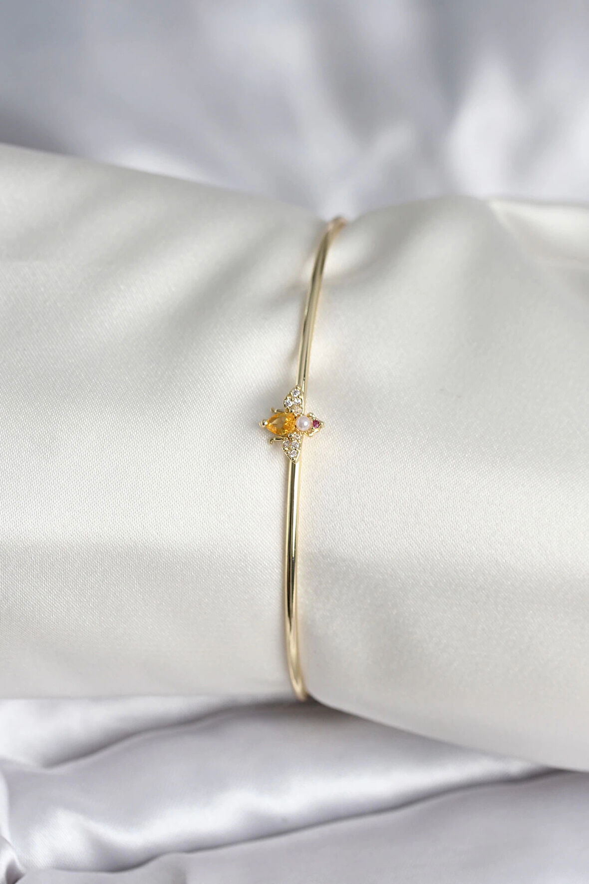 Sinek Figürlü Gold Renk Pirinç Kadın Bileklik