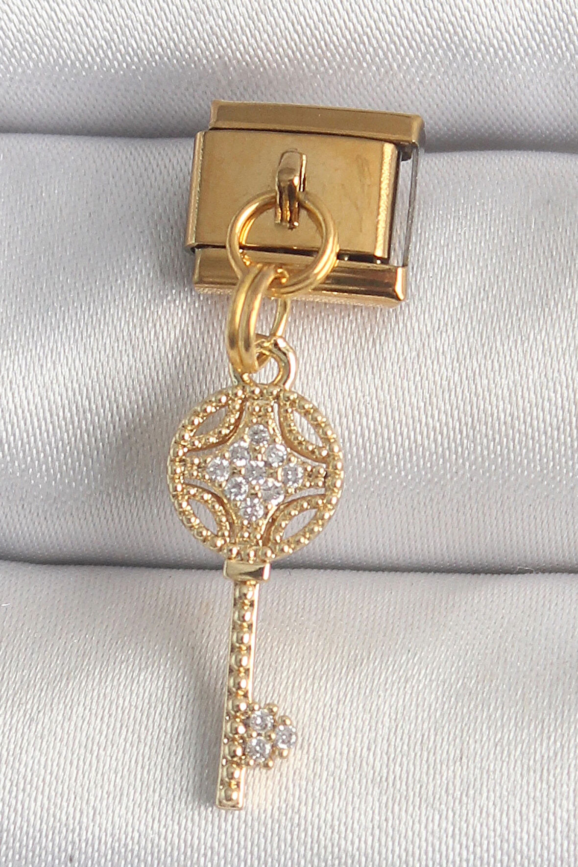 316L Çelik Gold Renk Sallantı Zirkon Taşlı Anahtar Model Nomination Charm