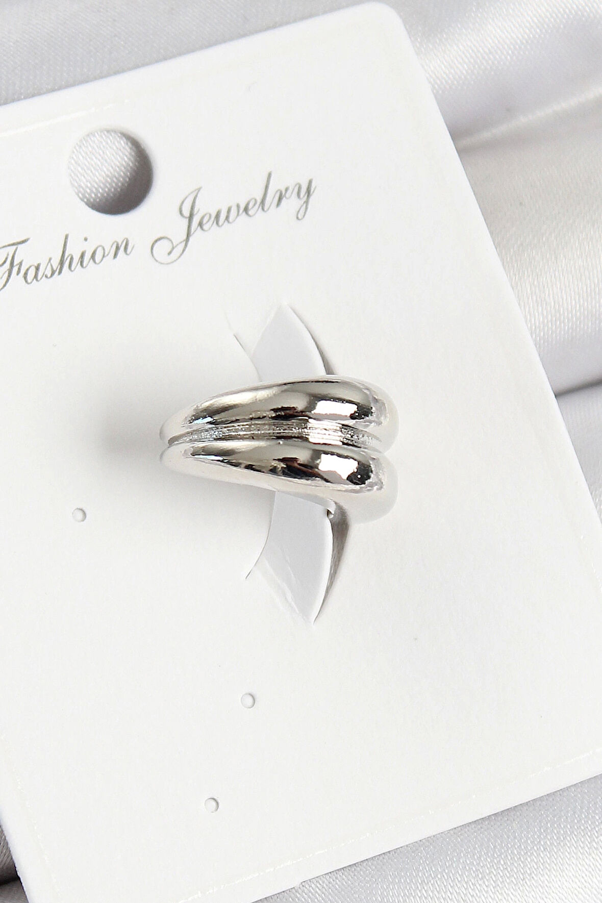 Pirinç Halka Model Gümüş Renk Sağ Kıkırdak Küpe