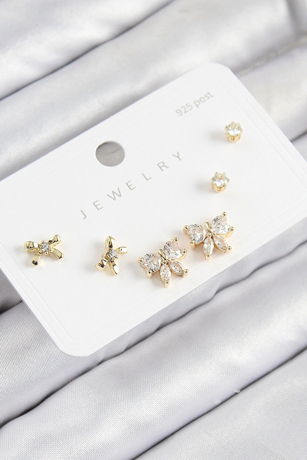 Pirinç Zirkon Taşlı Fiyonk Model Gold Renk 925 Ayar Gümüş Çivi Kadın Küpe Set