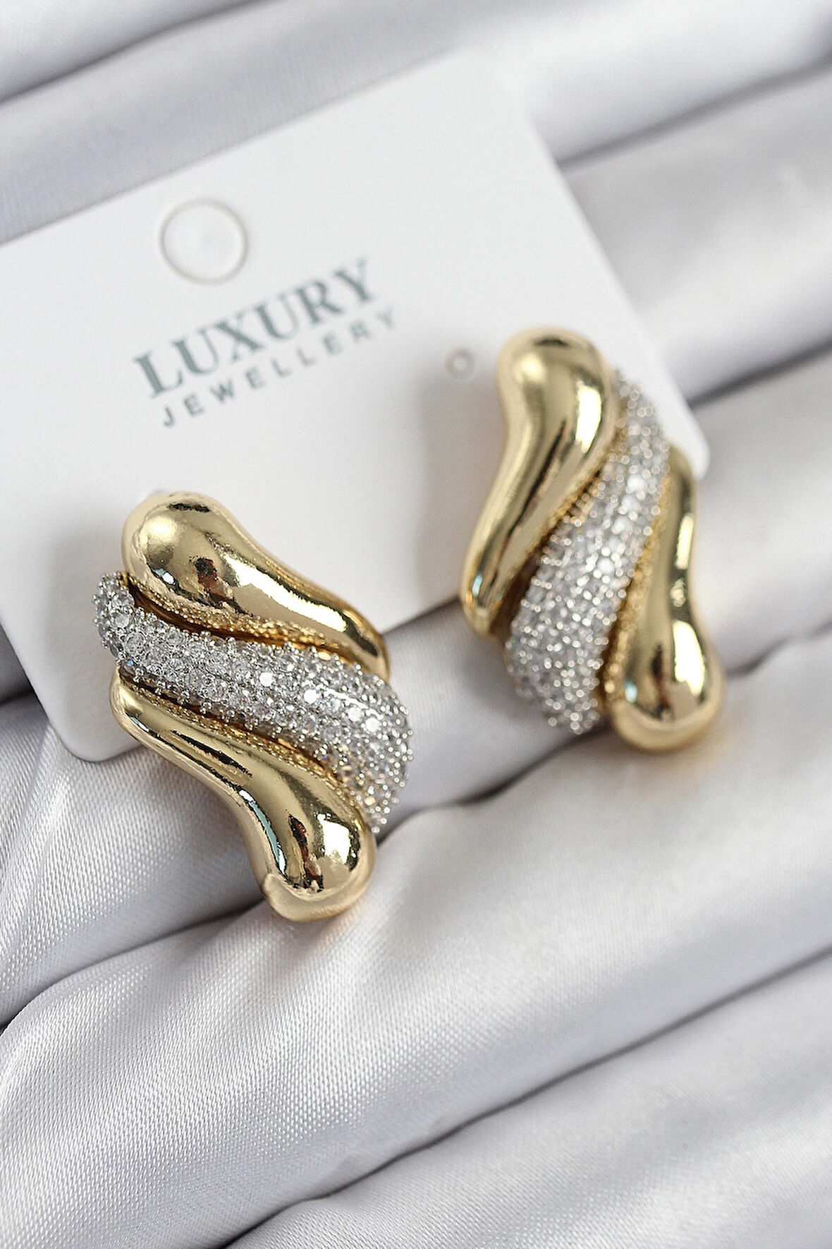 Pirinç Zirkon Taşlı Kıvrım Model Gold Renk Kadın Küpe