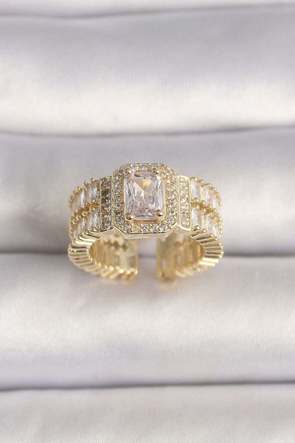 Pirinç Gold Renk Ayarlanabilir Baget Zirkon Taş Model Kadın Yüzük