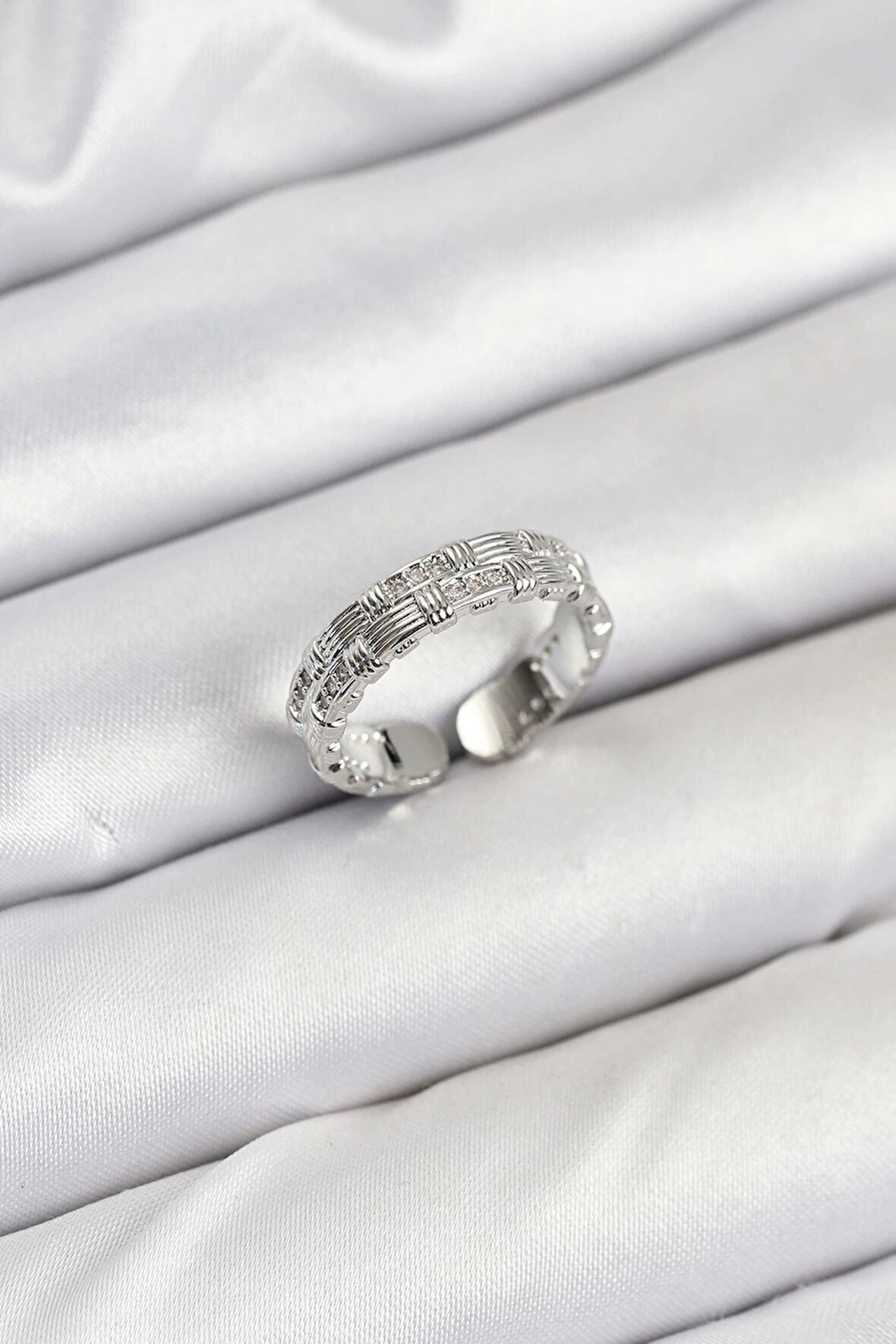 Pirinç Gümüş Renk Zirkon Taşlı Sırım Kadın Yüzük