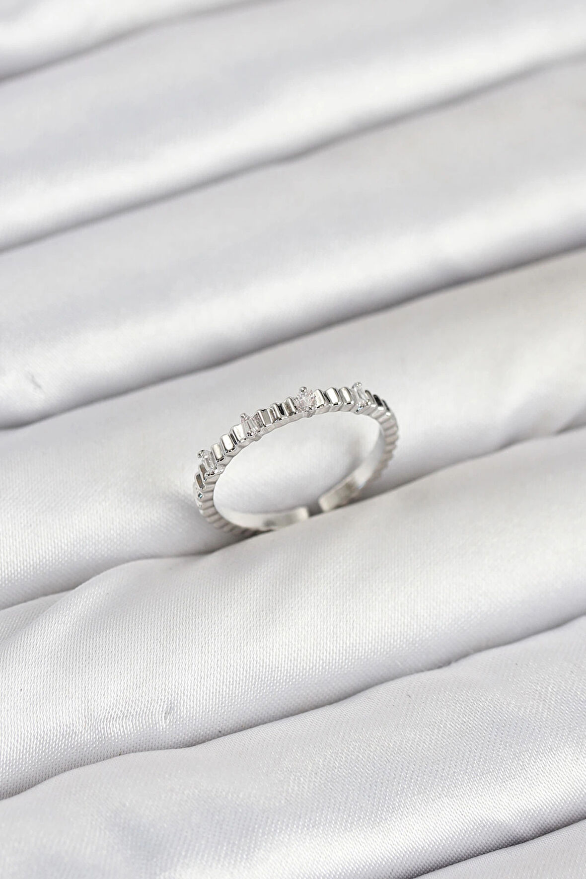 Pirinç Gümüş Renk Lazer Kesim Kadın Yüzük