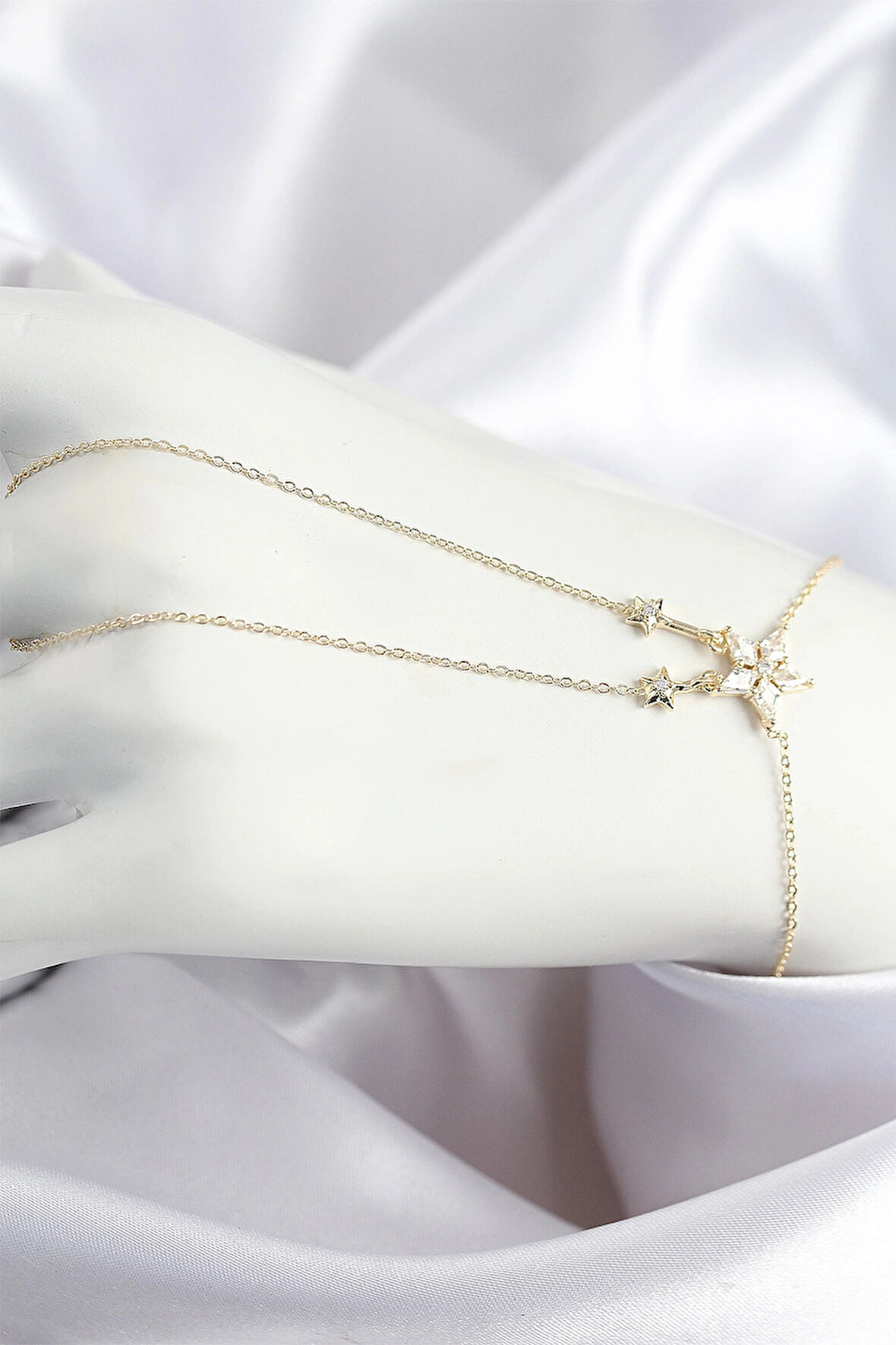 Pirinç Zirkon Taşlı Yıldız Model Gold Renk Şahmeran