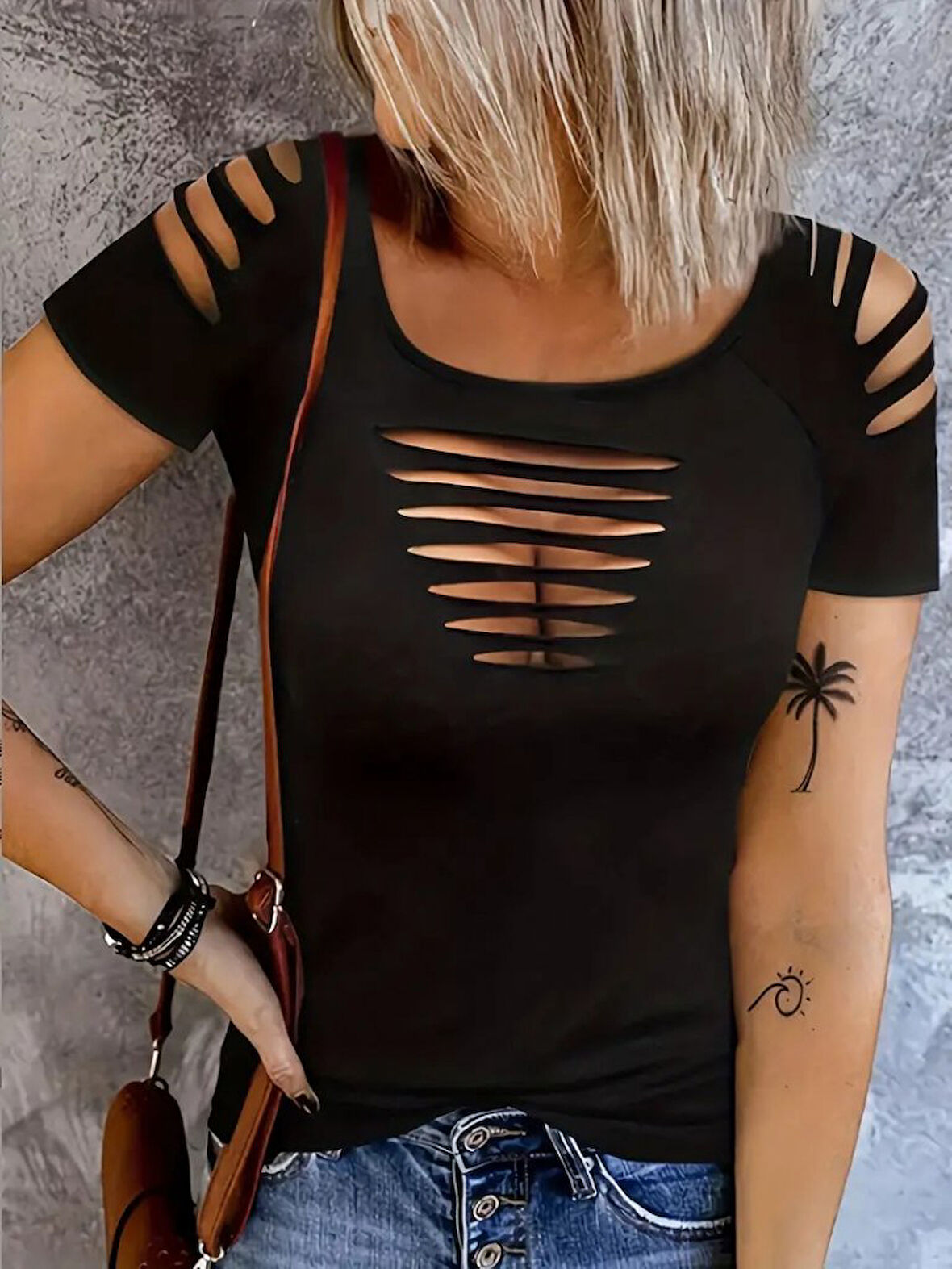 TUA MODA Kadın Kısa Kollu Omuz Ve Göğüs Lazer Kesik Detay Viskon Bluz