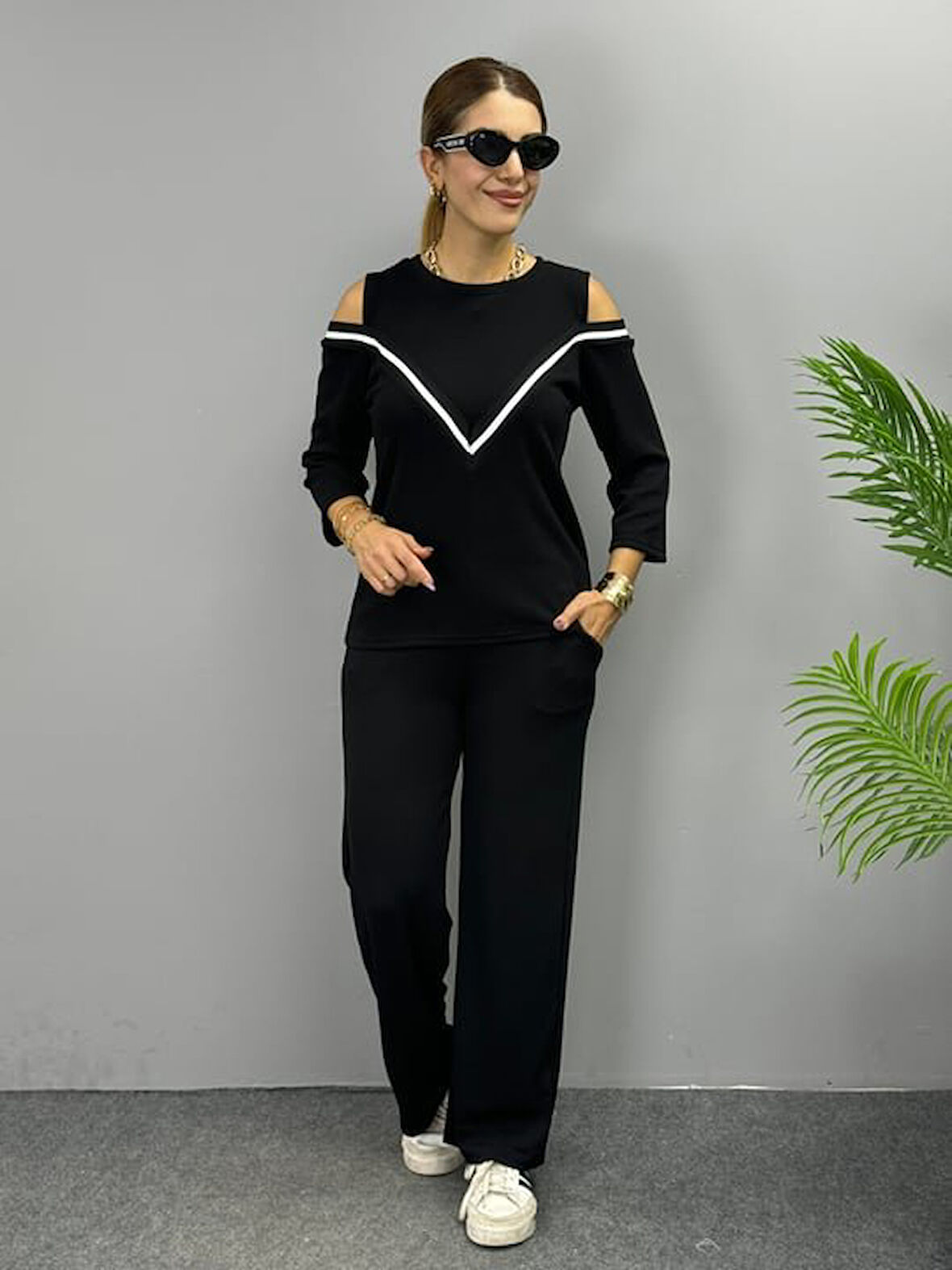 TUA MODA Kadın Ithal Burgu Kumaş Uzun Kollu Omuz Dekolteli Bluz Ve Pantolon Ikili Takım